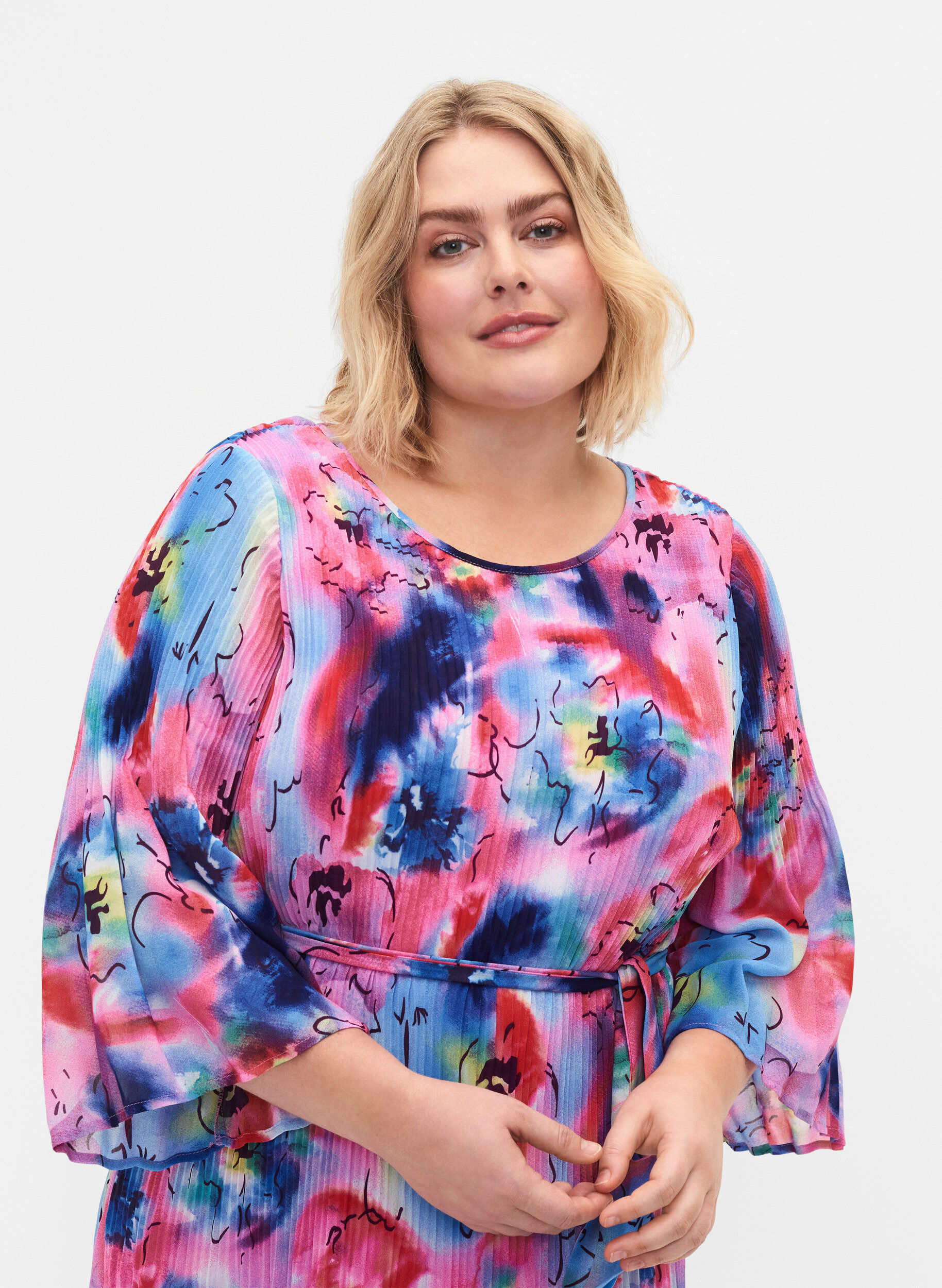 ZizziPlisseekleid mit Bindeband und Print, Lavender Space AOP, Model image number 2