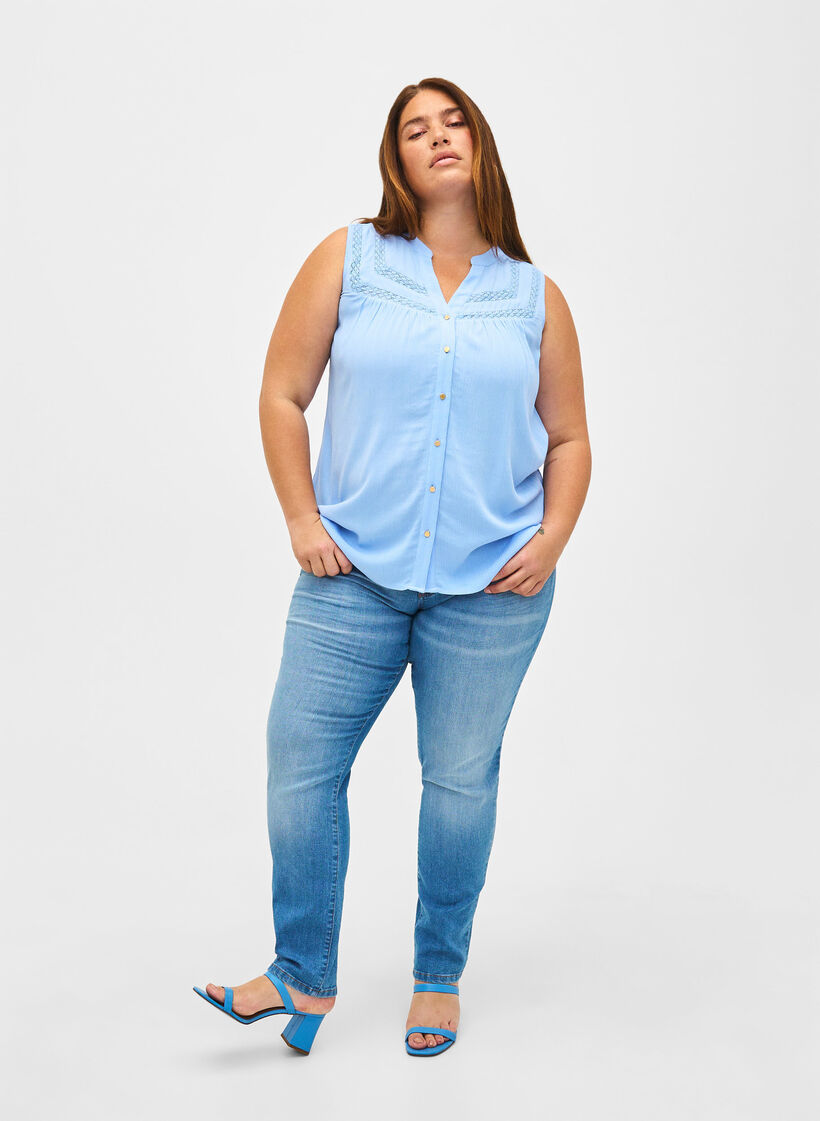 Ärmellose Bluse aus Viskose mit Häkeldetail, Serenity, Model image number 2