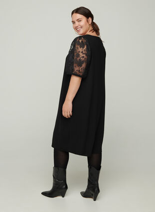 Kleid mit kurzen Spitzenärmeln und V-Ausschnitt, Black, Model image number 0