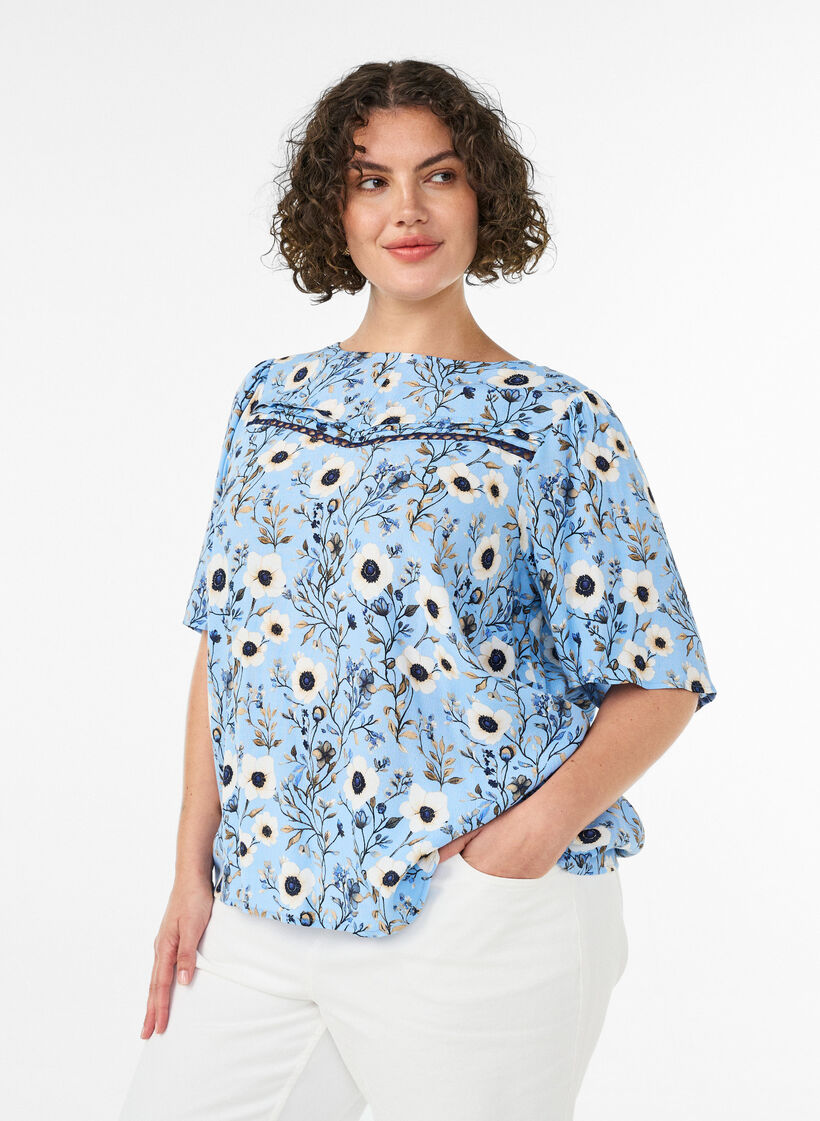 Gebl&uuml;mte Bluse mit kurzen &Auml;rmeln, Blau, Model image number 0