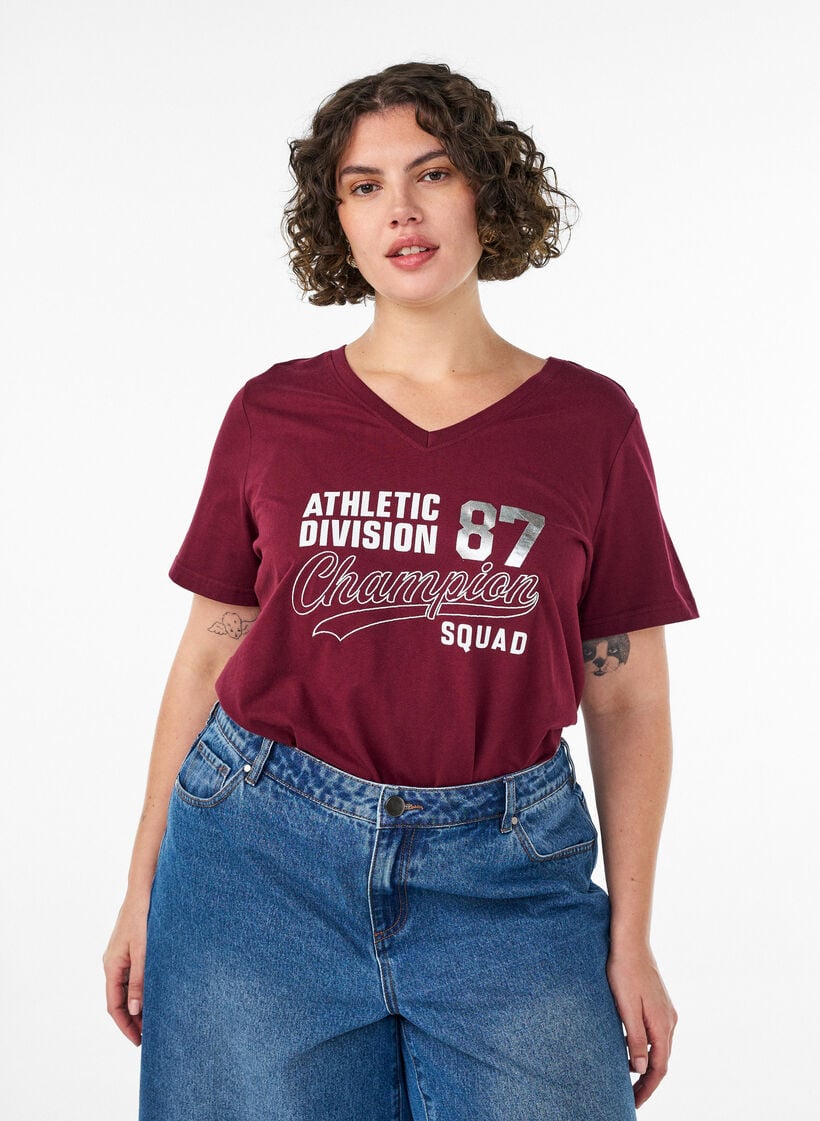 T-Shirt aus Bio-Baumwolle mit sportlichem Textprint, Rot, Model image number 0