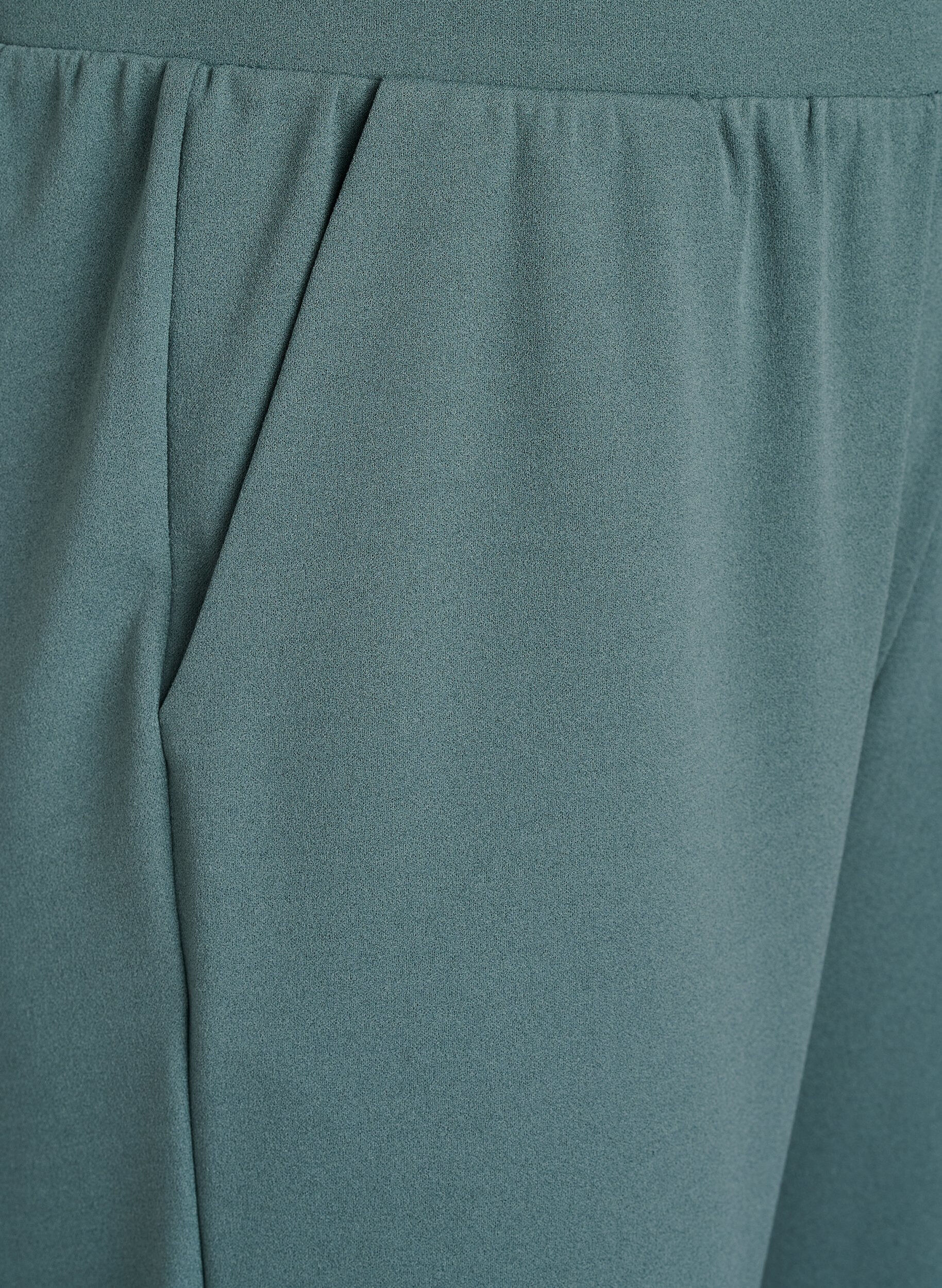 ZizziFLASH - Hochtaillierte Knickerbocker mit lockerem Schnitt, Gr&uuml;n, Packshot image number 2