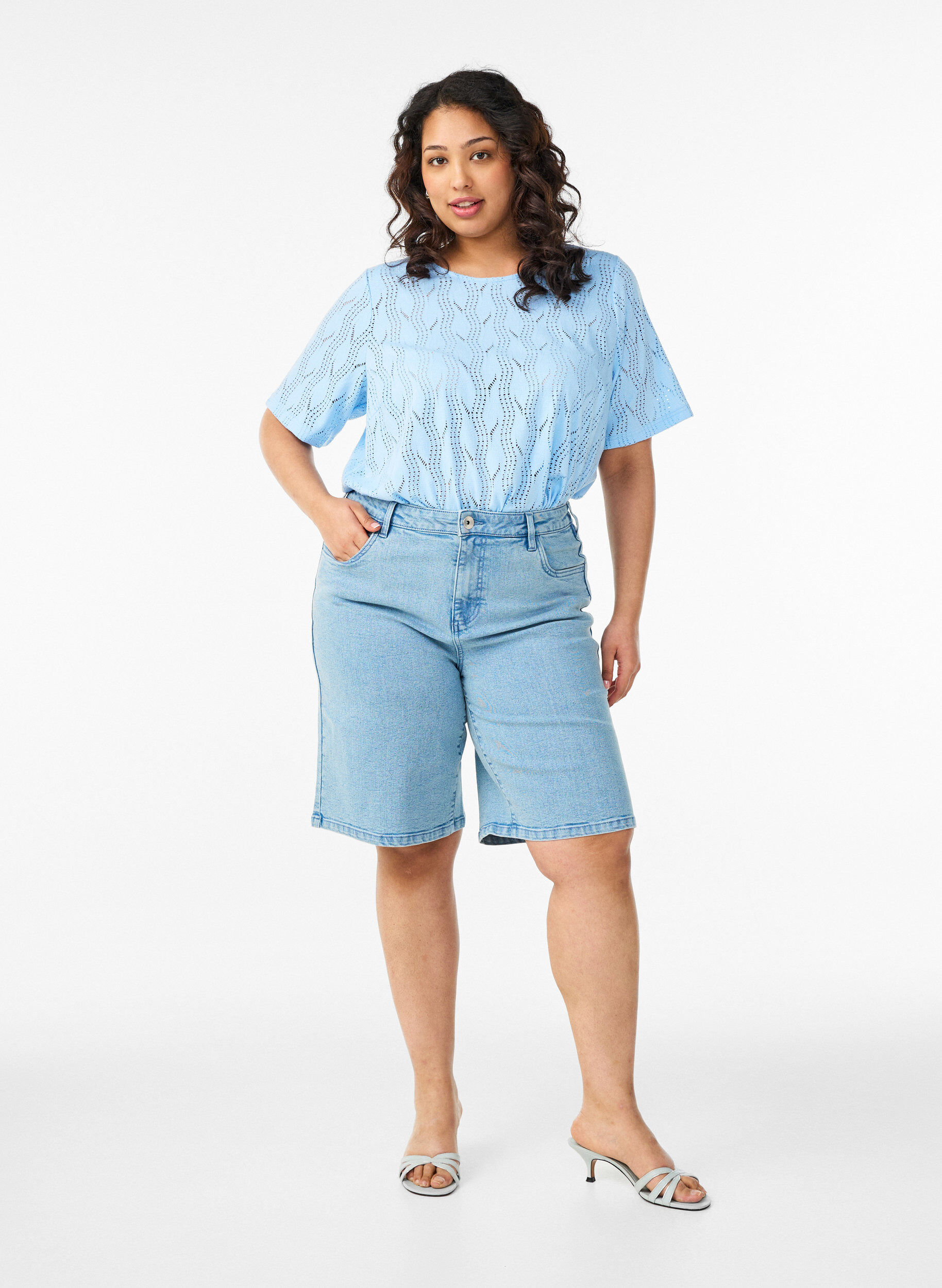 ZizziT-Shirt aus Jersey mit Lochstickerei, Blau, Model image number 1