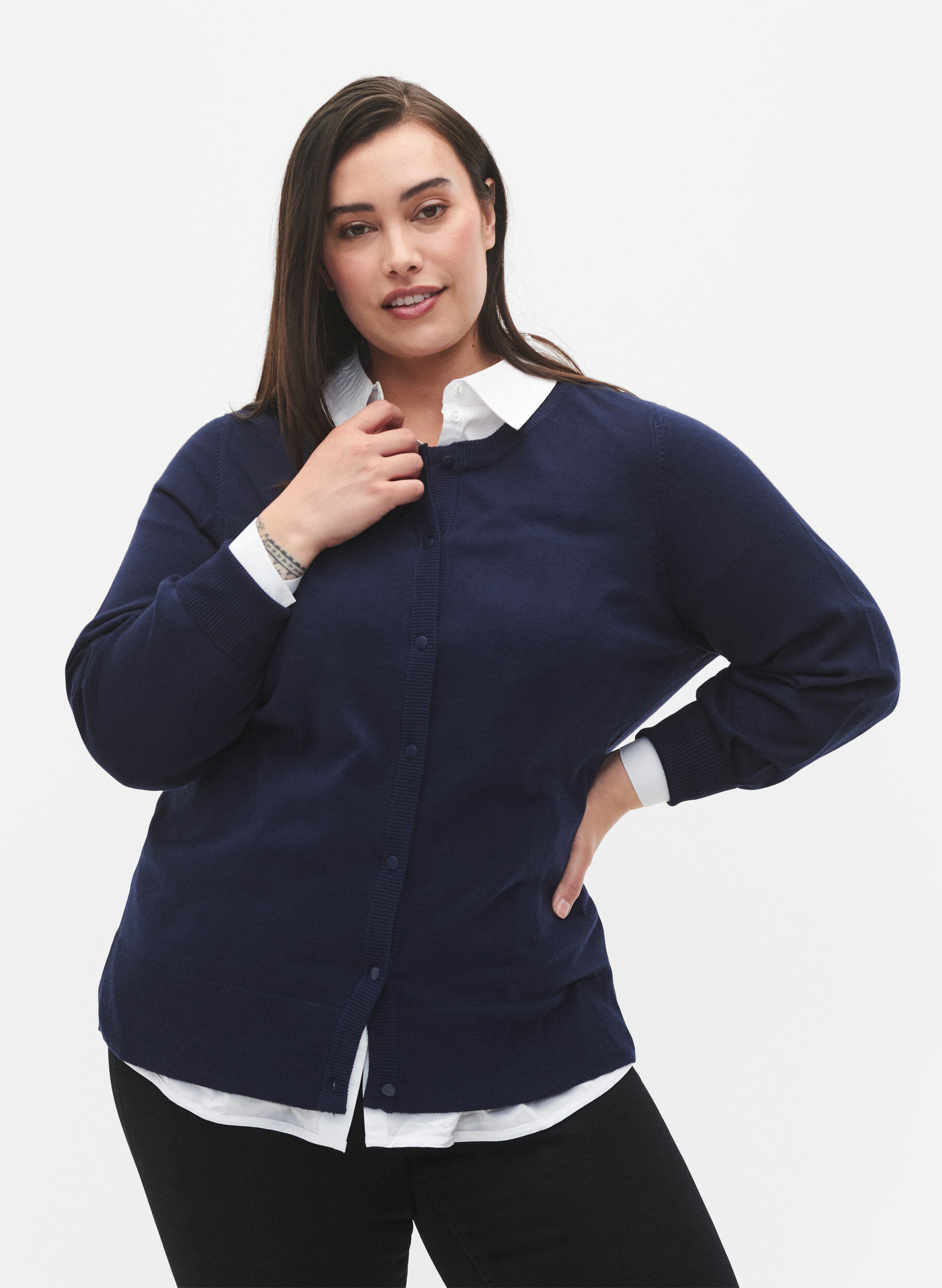 ZizziViskose-Strickjacke mit Kn&ouml;pfen, Navy Blazer, Model image number 0