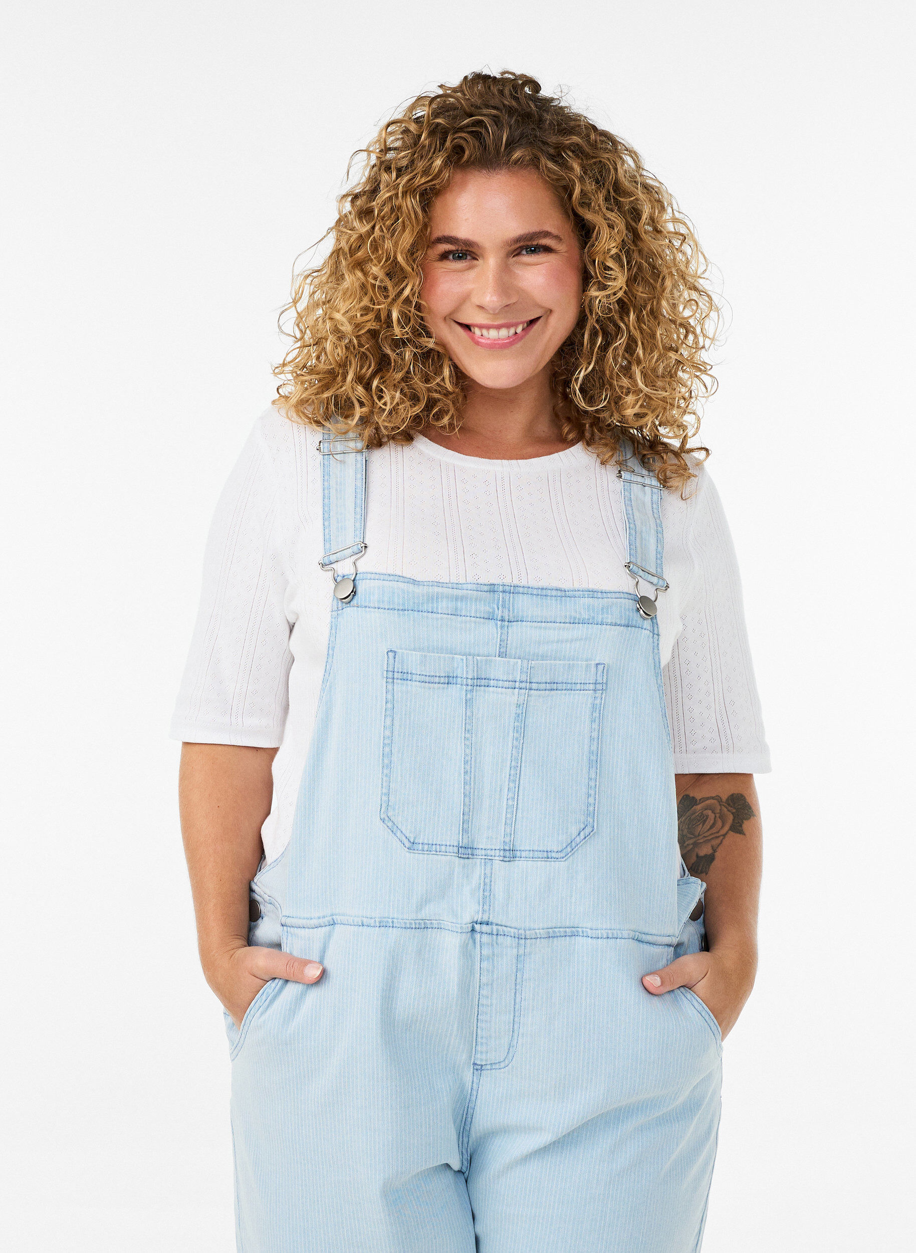 ZizziGestreifte Jeans-Latzhosen, Blau, Model image number 2