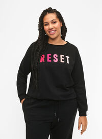 Sweatshirt mit Text, Black W. Reset, Model