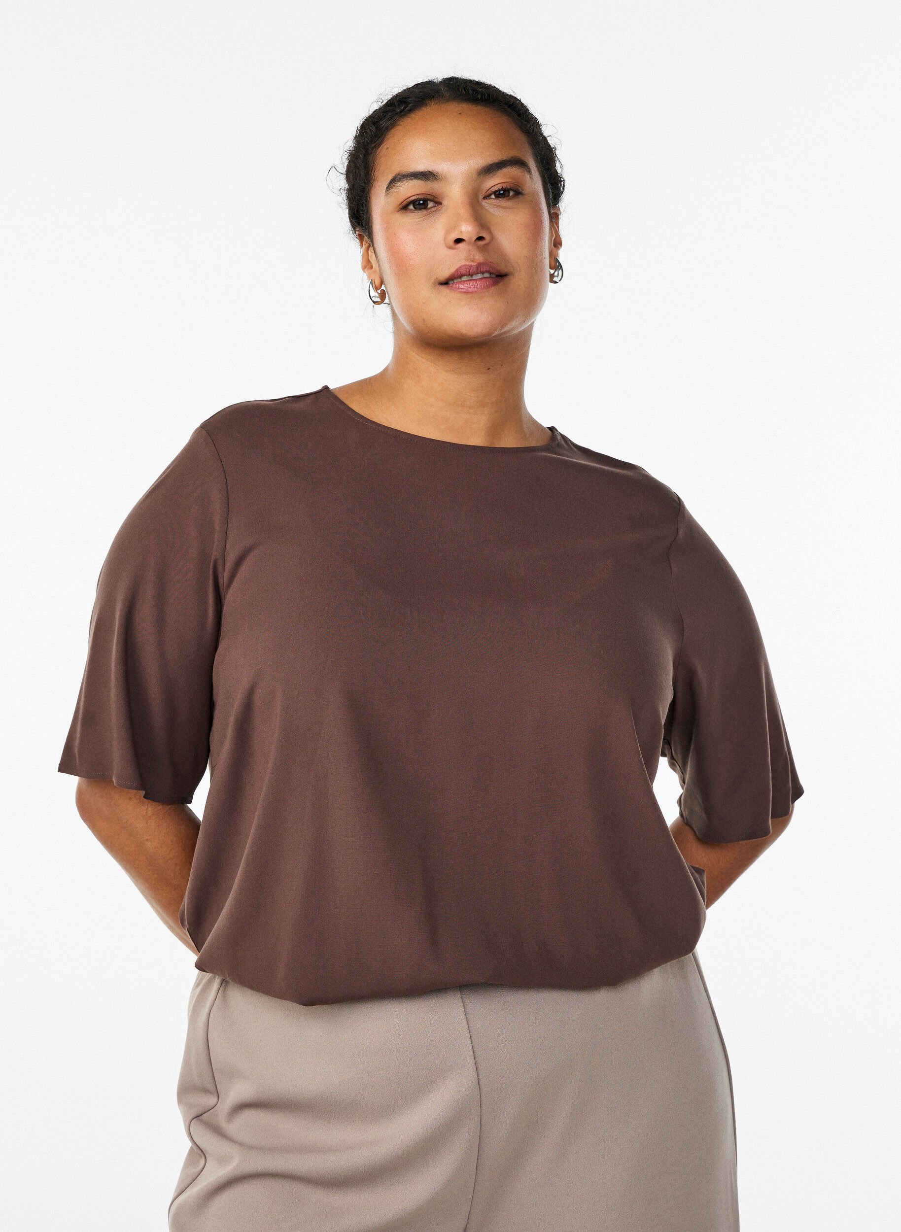 ZizziFLASH &ndash; Kurz&auml;rmelige, gewebte Bluse mit Rundhals, Braun, Model image number 0