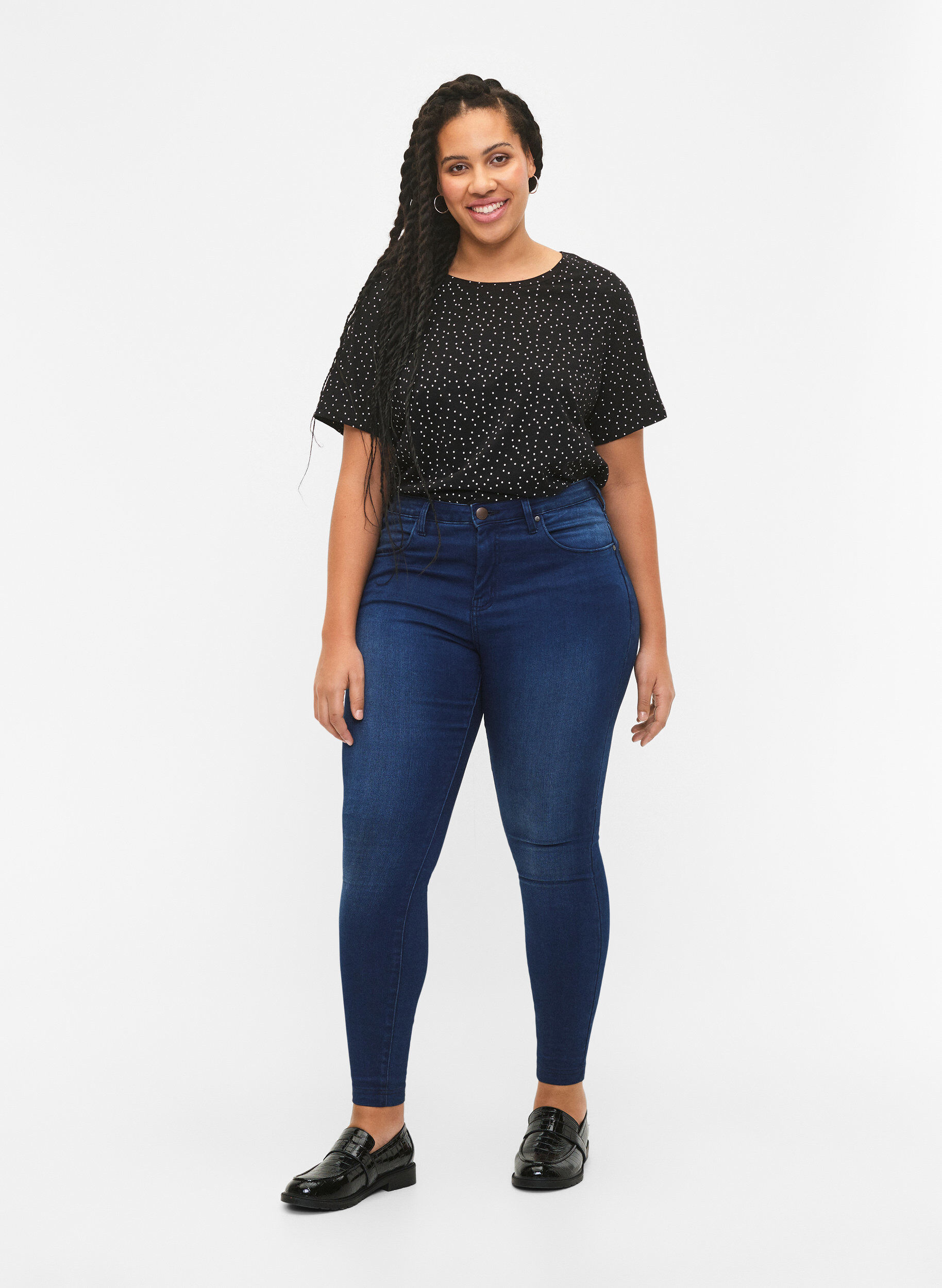 ZizziT-Shirt aus Bio-Baumwolle mit Punktmuster	, Schwarz, Model image number 1