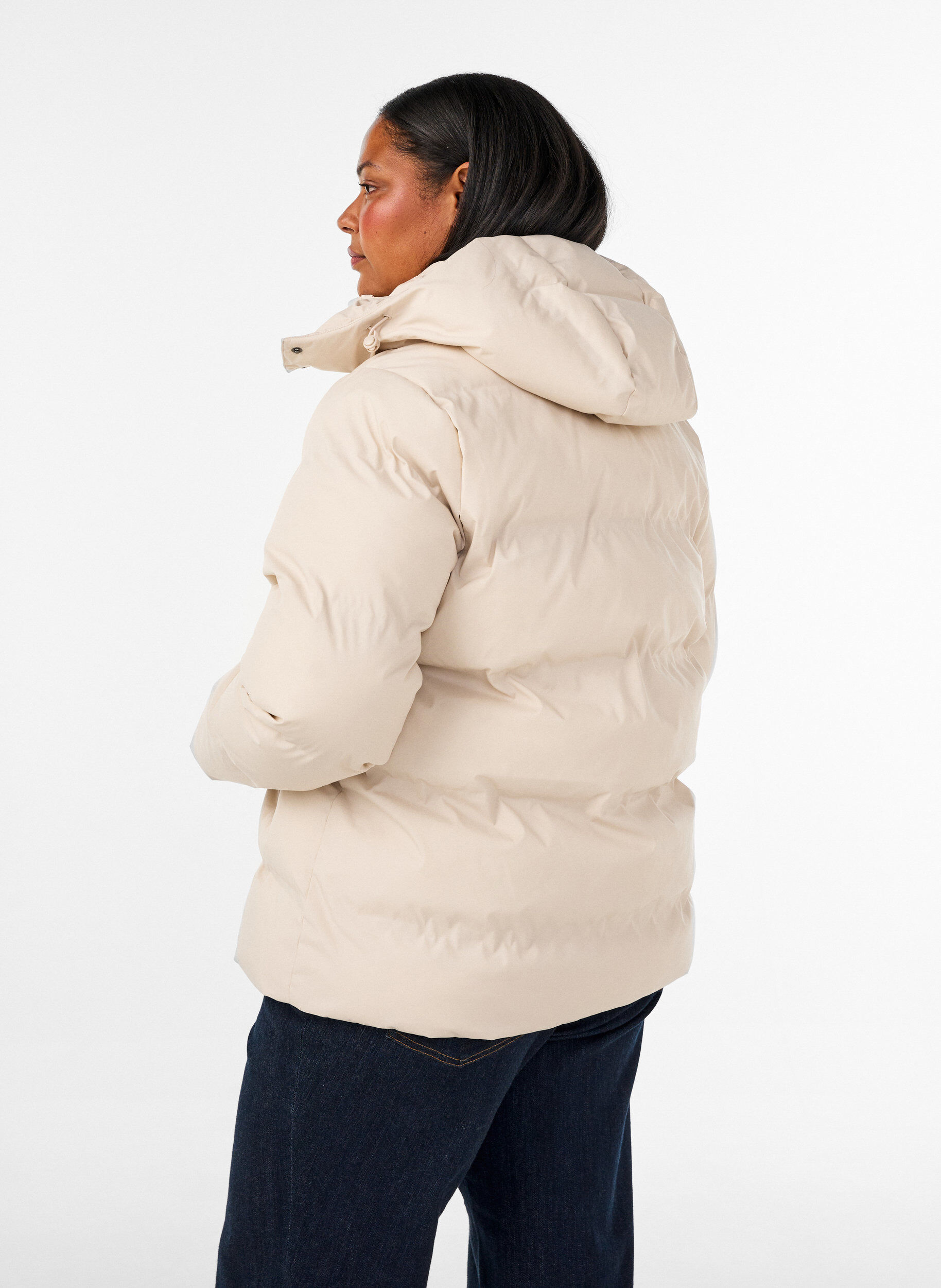 ZizziKurze Steppjacke mit abnehmbarer Kapuze, Vanille, Model image number 2
