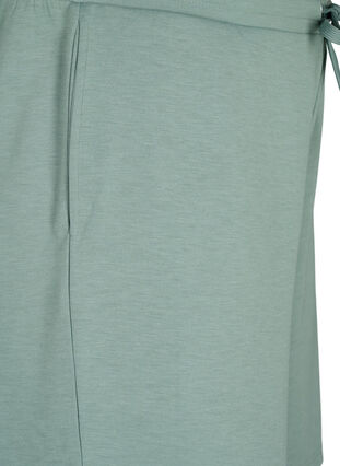 Shorts aus Modalmischung mit Taschen, Chinois Green, Packshot image number 3
