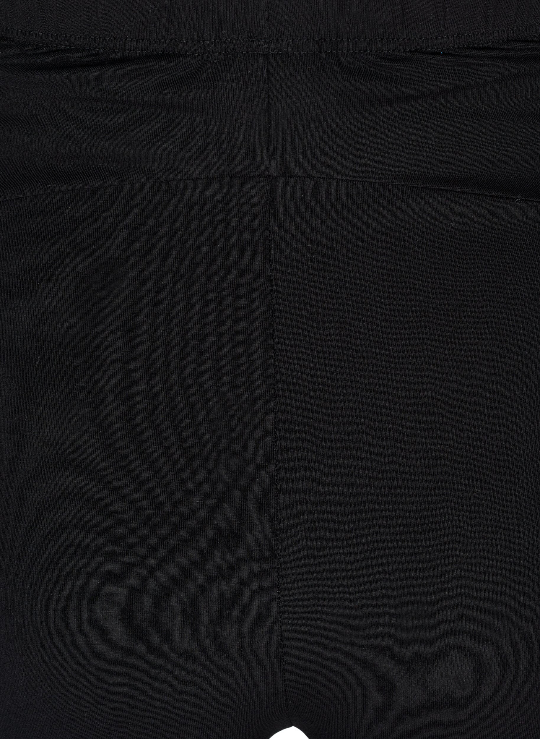 ZizziEng anliegende Umstandsshorts aus Baumwolle, Schwarz, Packshot image number 3