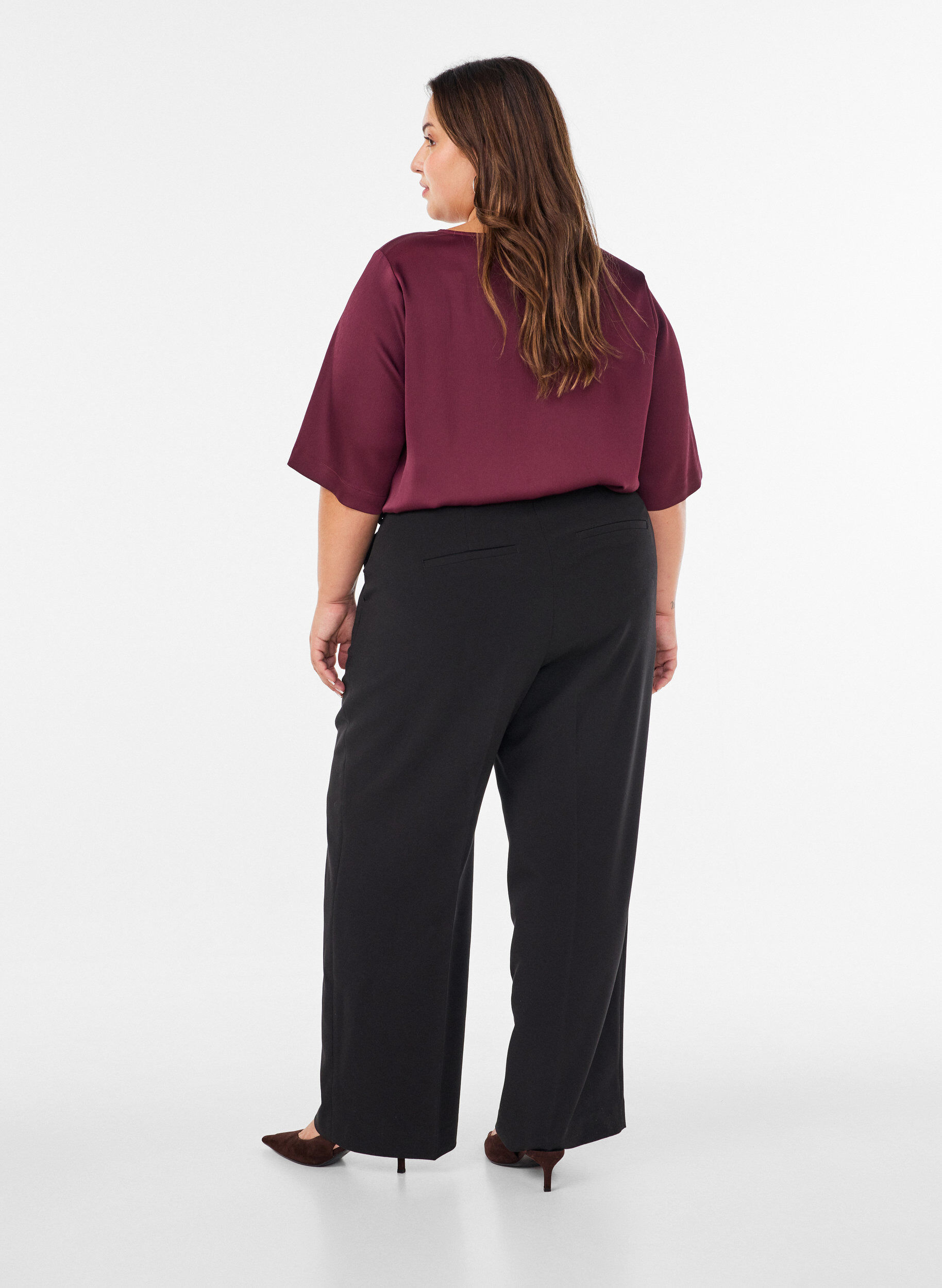 ZizziBluse aus Satin mit ellenbogenlangen &Auml;rmeln, Rot, Model image number 2