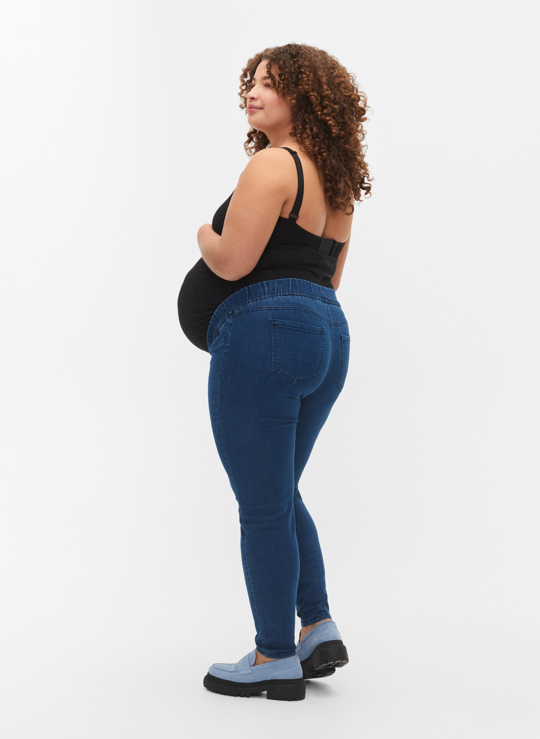 ZizziSchwangerschafts-Jeggings mit Taschen hinten, Blau, Model image number 1