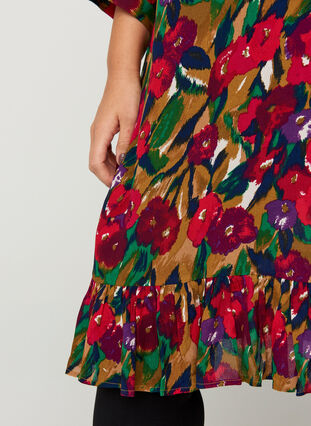 Bedrucktes Kleid aus Viskose, Olive Green AOP, Model image number 2