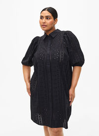 Hemdkleid aus Baumwolle mit Lochstickerei, Black, Model