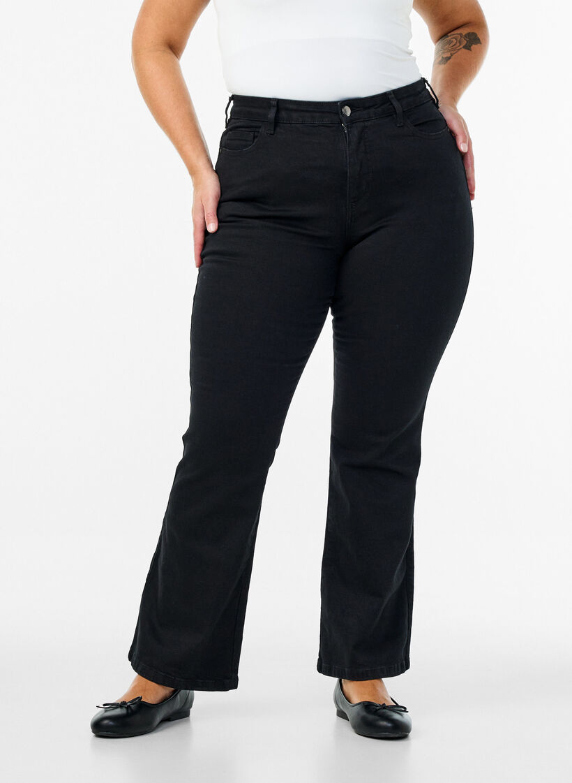 Ellen Bootcut-Jeans mit hoher Taille, Schwarz, Model image number 2