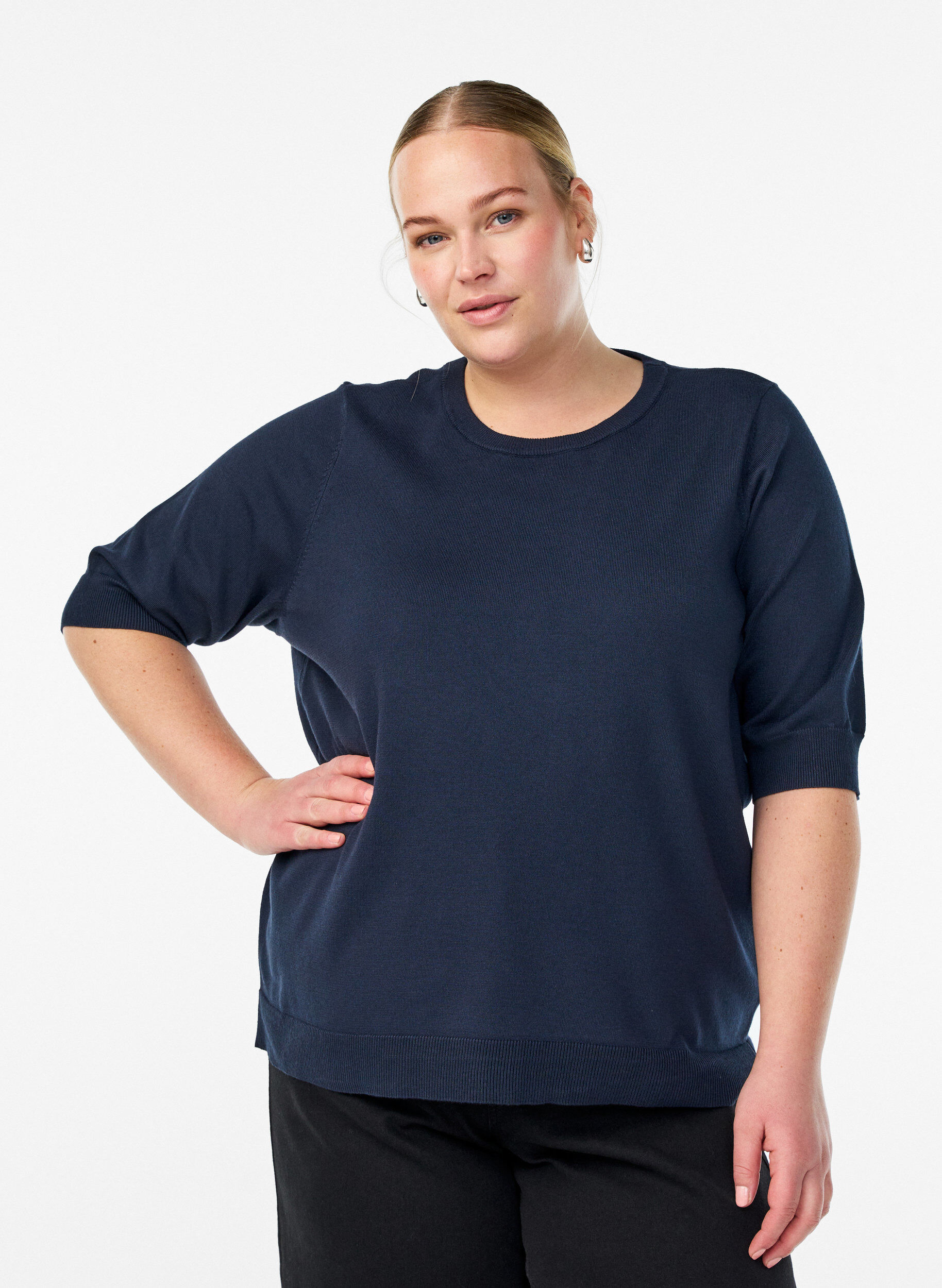 ZizziFein gestrickte Bluse mit kurzen &Auml;rmeln, Blau, Model image number 0