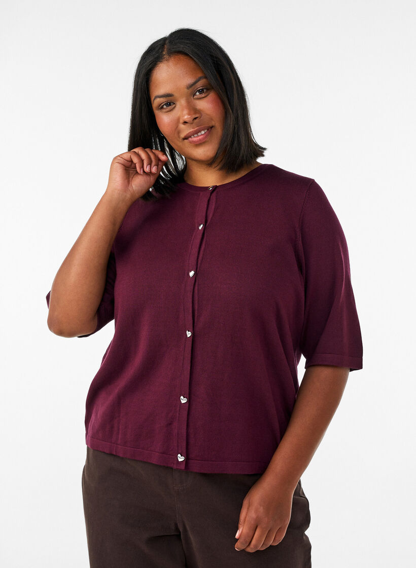 Strickjacke mit Herzkn&ouml;pfen und kurzen &Auml;rmeln, Rot, Model image number 0