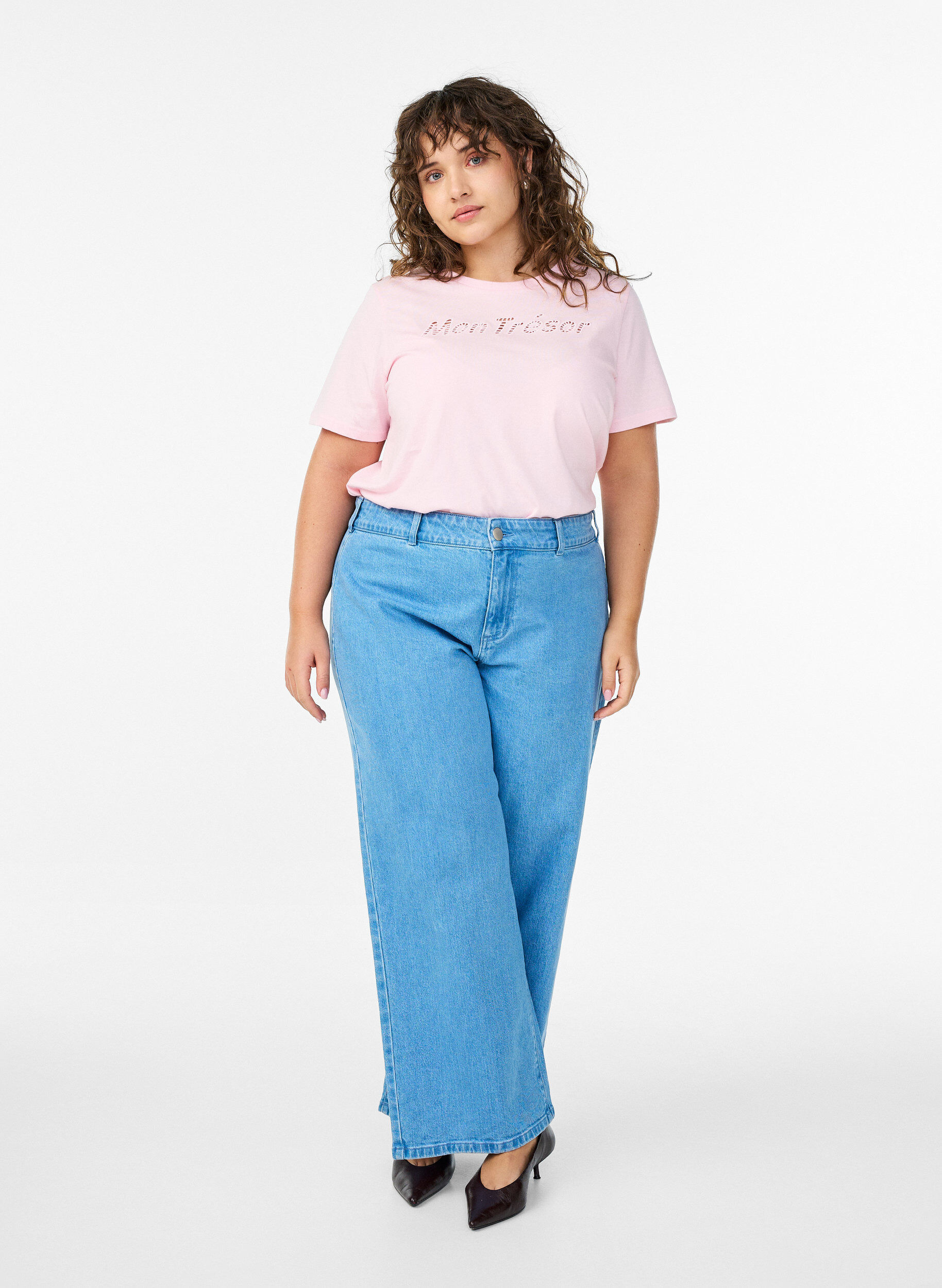 ZizziT-Shirt aus Baumwolle mit dekorativem Frontdetail, Pink, Model image number 1