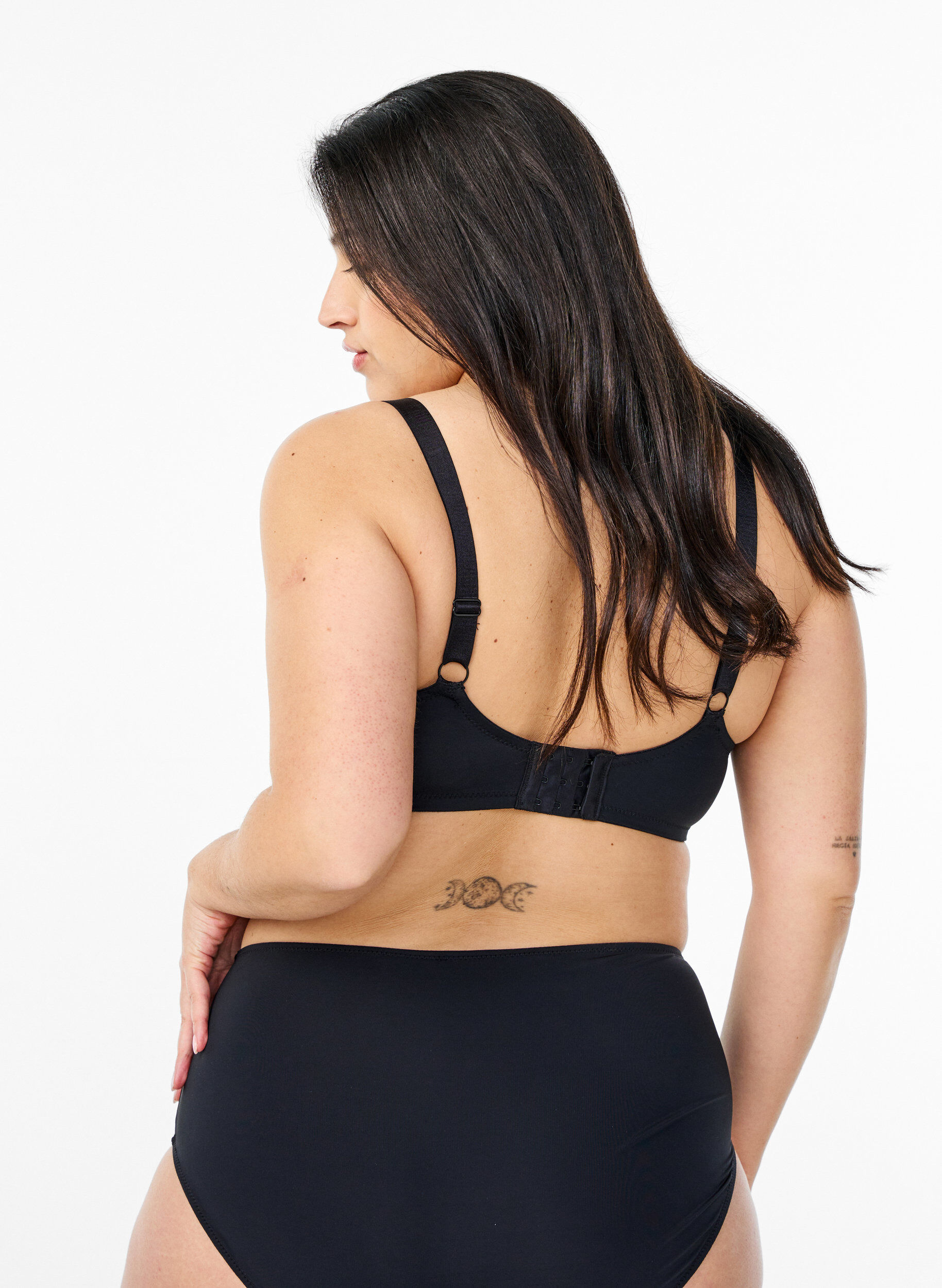 ZizziWattierter BH mit floralen Stickereien, Schwarz, Model image number 1