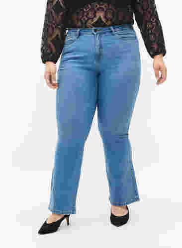 Ellen Bootcut-Jeans mit hoher Taille, Light blue, Model image number 2