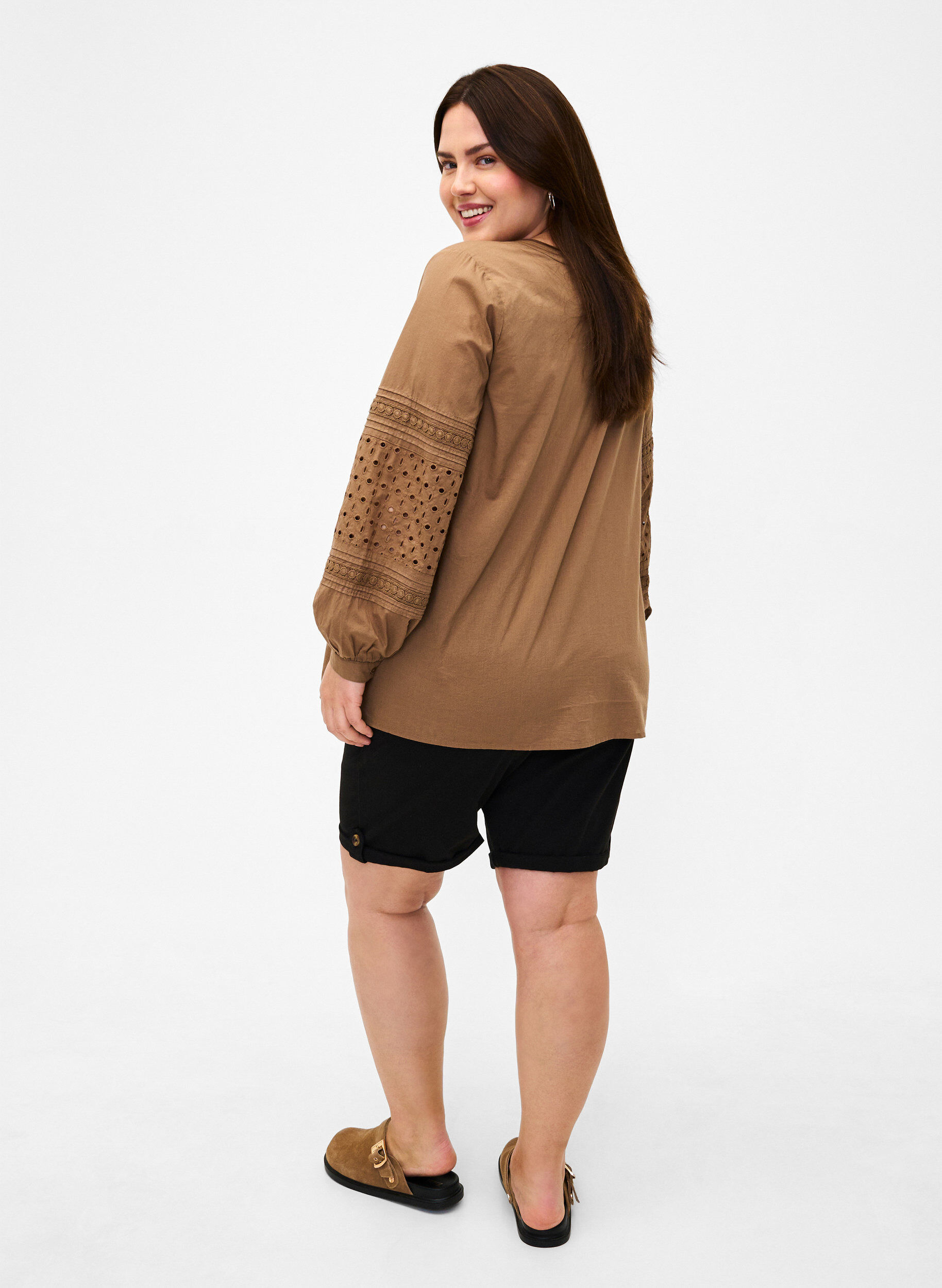 ZizziKurze Hosen im Chino-Stil mit Taschen, Black, Model image number 1