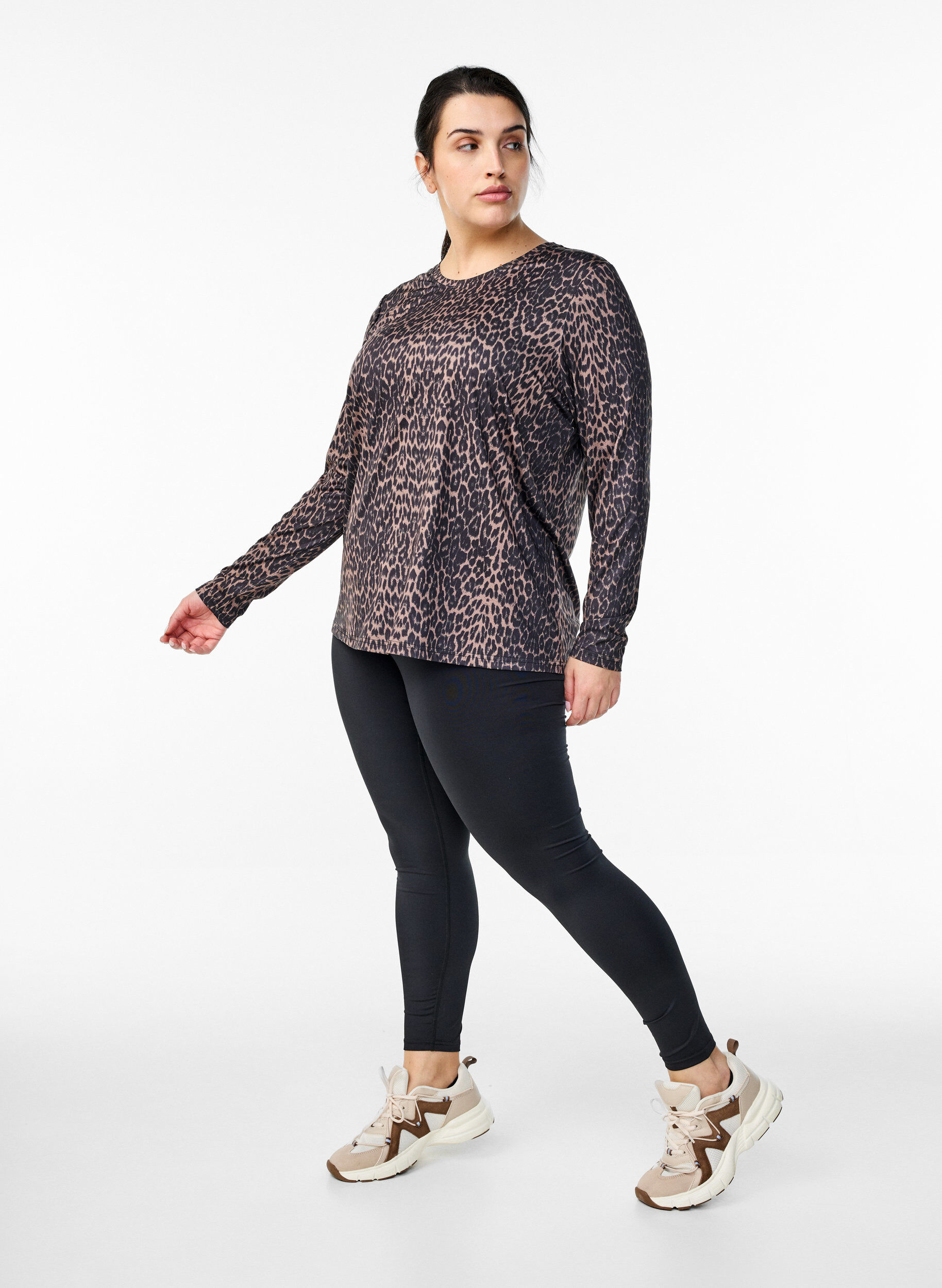 ZizziTrainingsshirt mit Leopardenmuster und langen &Auml;rmeln, Braun, Model image number 1