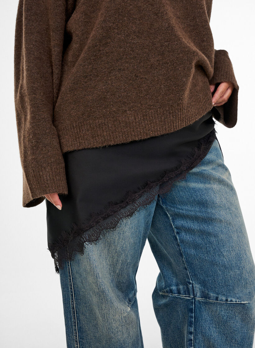 Schal aus Satin mit Spitzensaum, Schwarz, Model image number 0