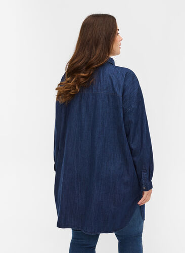 Oversize Denim-Hemdbluse mit Taschen, Dark blue denim, Model image number 1