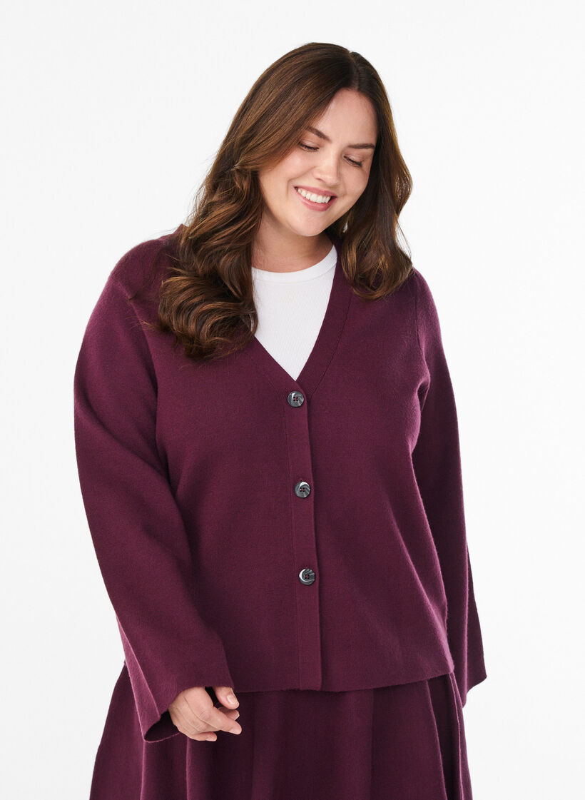 Cardigan mit V-Ausschnitt und weiten Ärmeln, Dunkles Bordeaux, Model