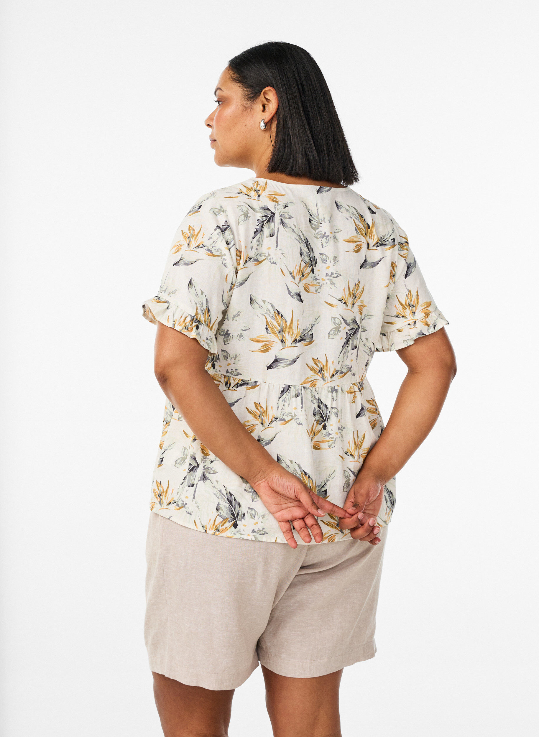 ZizziHoch taillierte Shorts aus Leinen und Viskose, Beige, Model image number 2