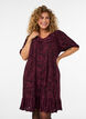 Kleid mit floraler Struktur und R&uuml;schensaum, Rot, Model image number 0