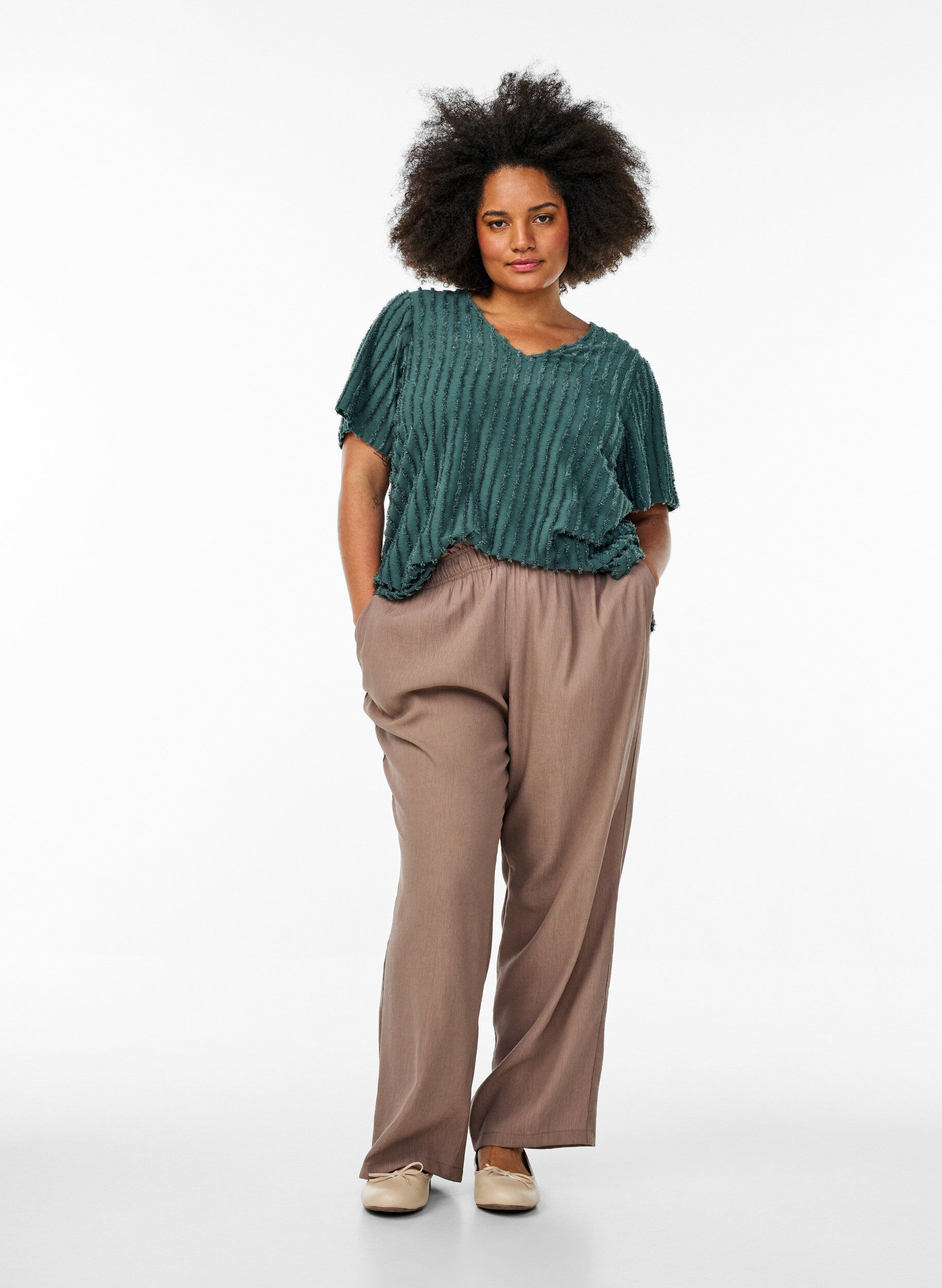 ZizziBluse mit kurzen &Auml;rmeln und Streifenstruktur, Gr&uuml;n, Model image number 1