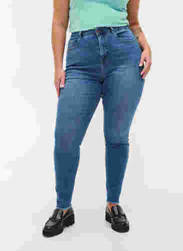 Bea Jeans mit hoher Taille, Blue denim, Model image number 2
