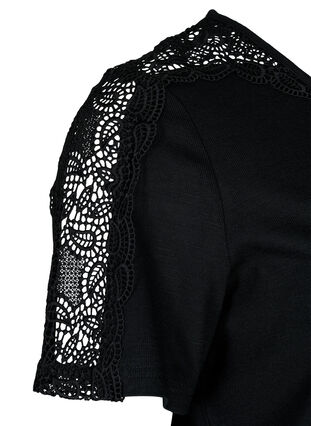 Kurzärmelige Bluse mit Spitze und V-Ausschnitt, Black, Packshot image number 3