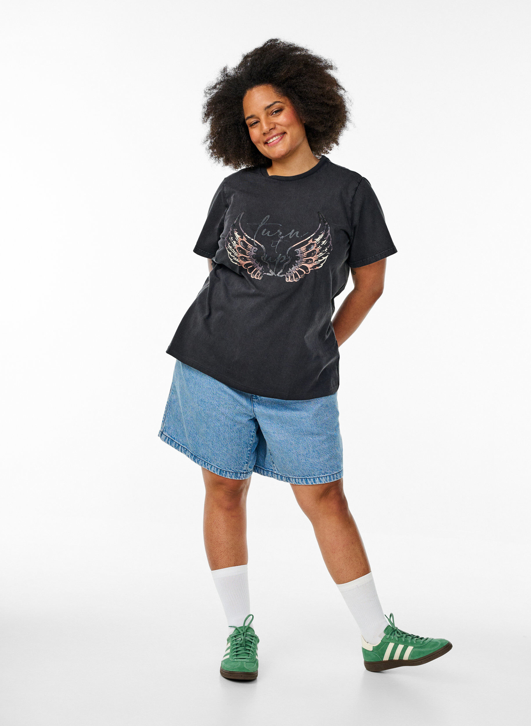 ZizziT-Shirt aus Bio-Baumwolle mit Statement-Print, Grau, Model image number 1