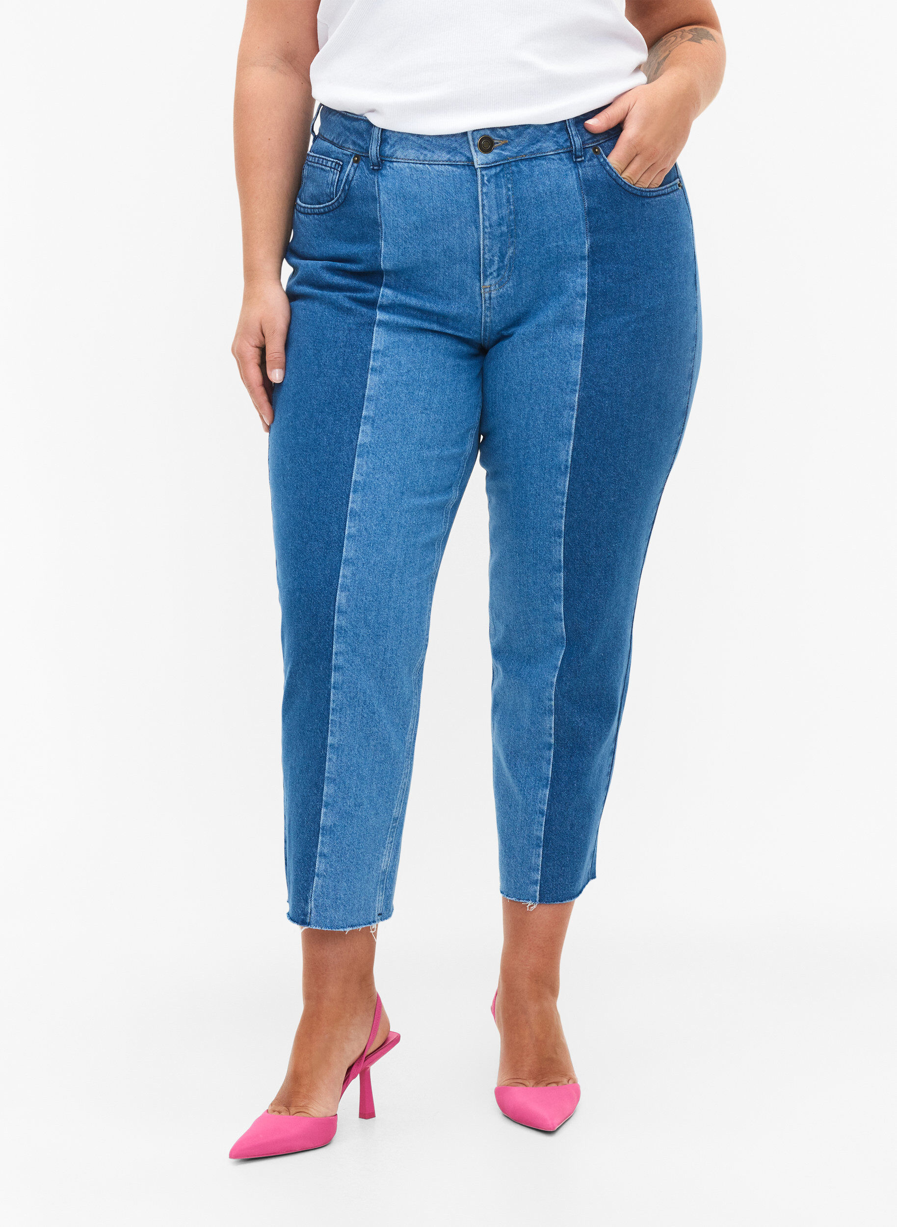 ZizziCropped Vera jeans mit Colorblock, Blue denim, Model image number 3
