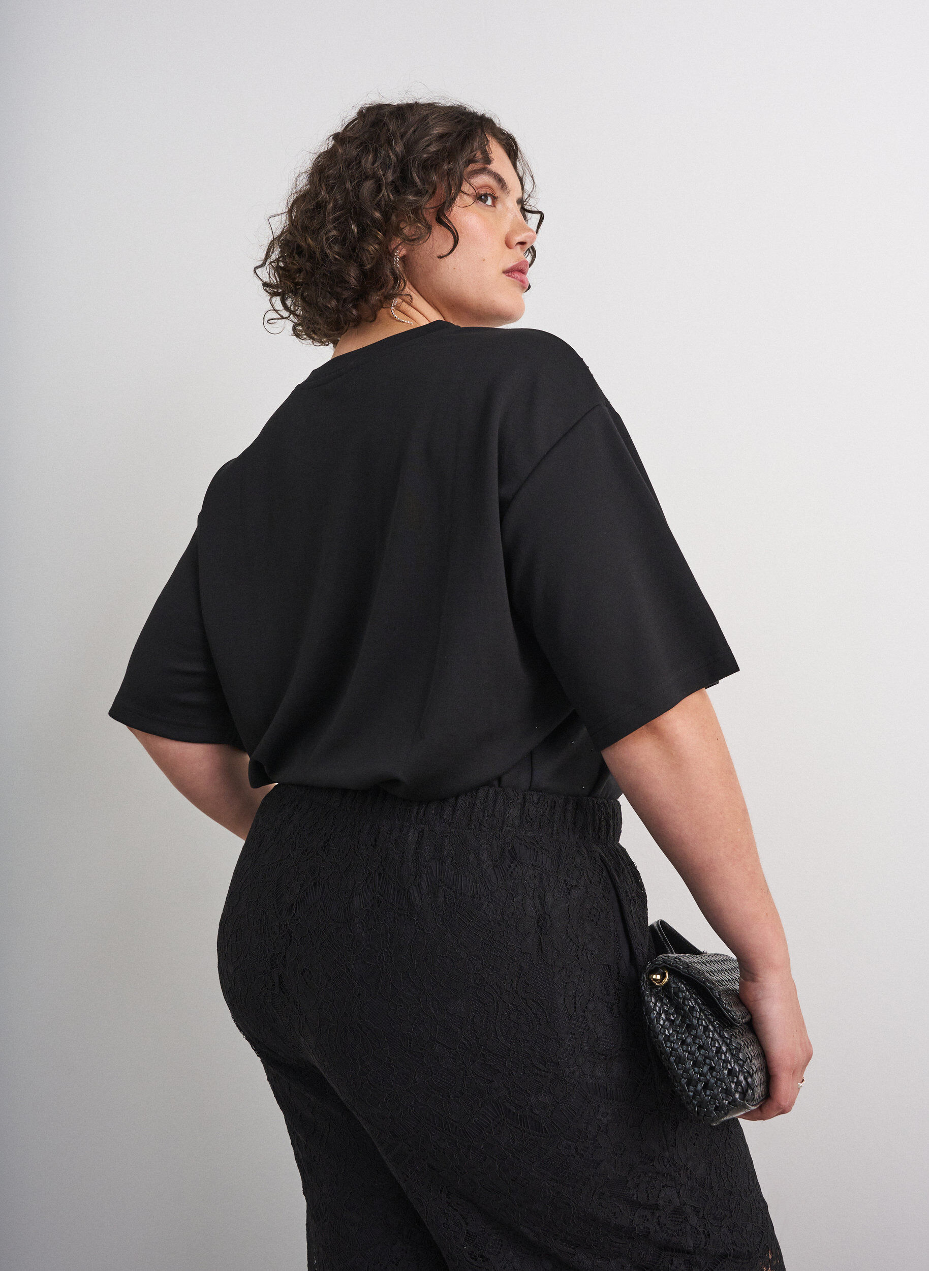 ZizziT-Shirt mit Strasssteinen und Rundhalsausschnitt, Schwarz, Model image number 2