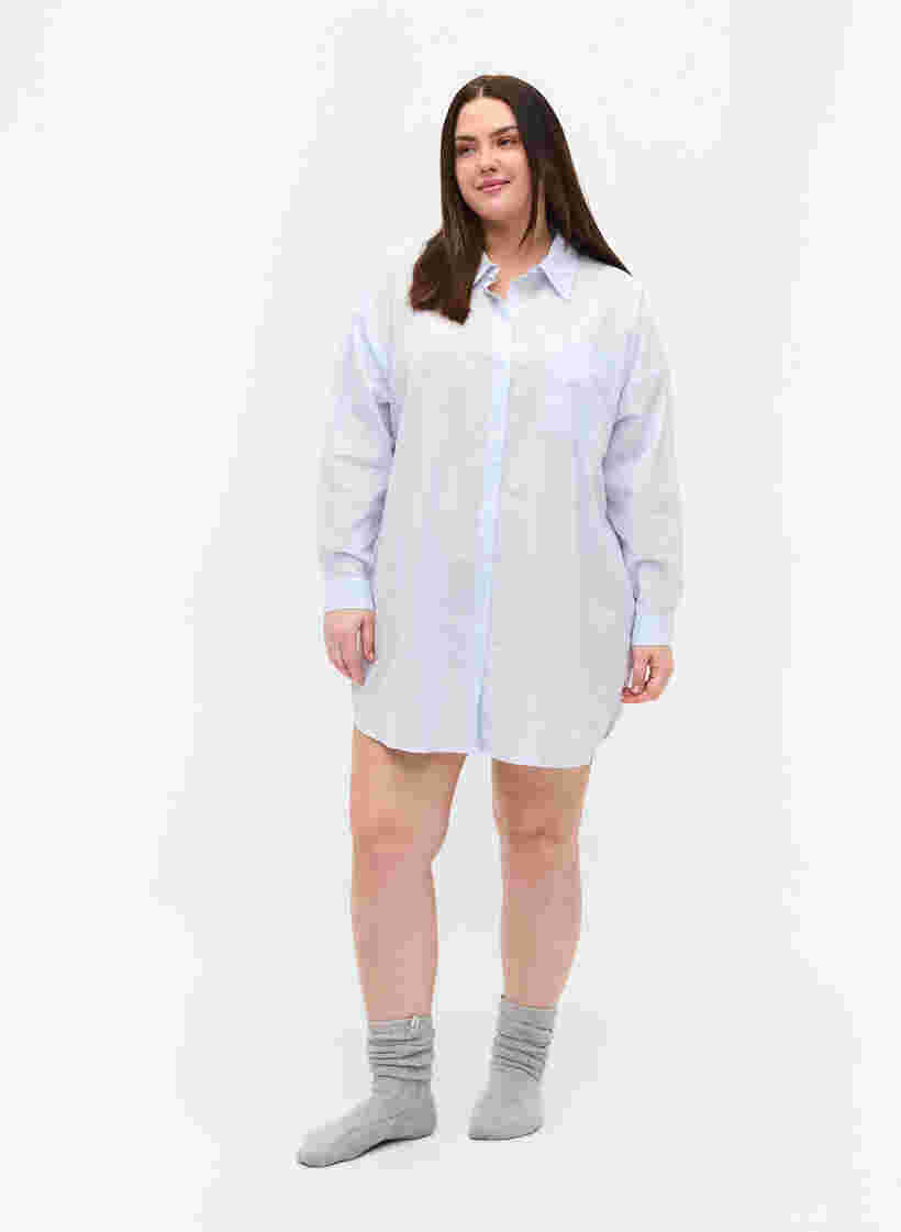 Gestreiftes Schlafshirt aus Baumwolle, White w. Blue Stripe, Model image number 2