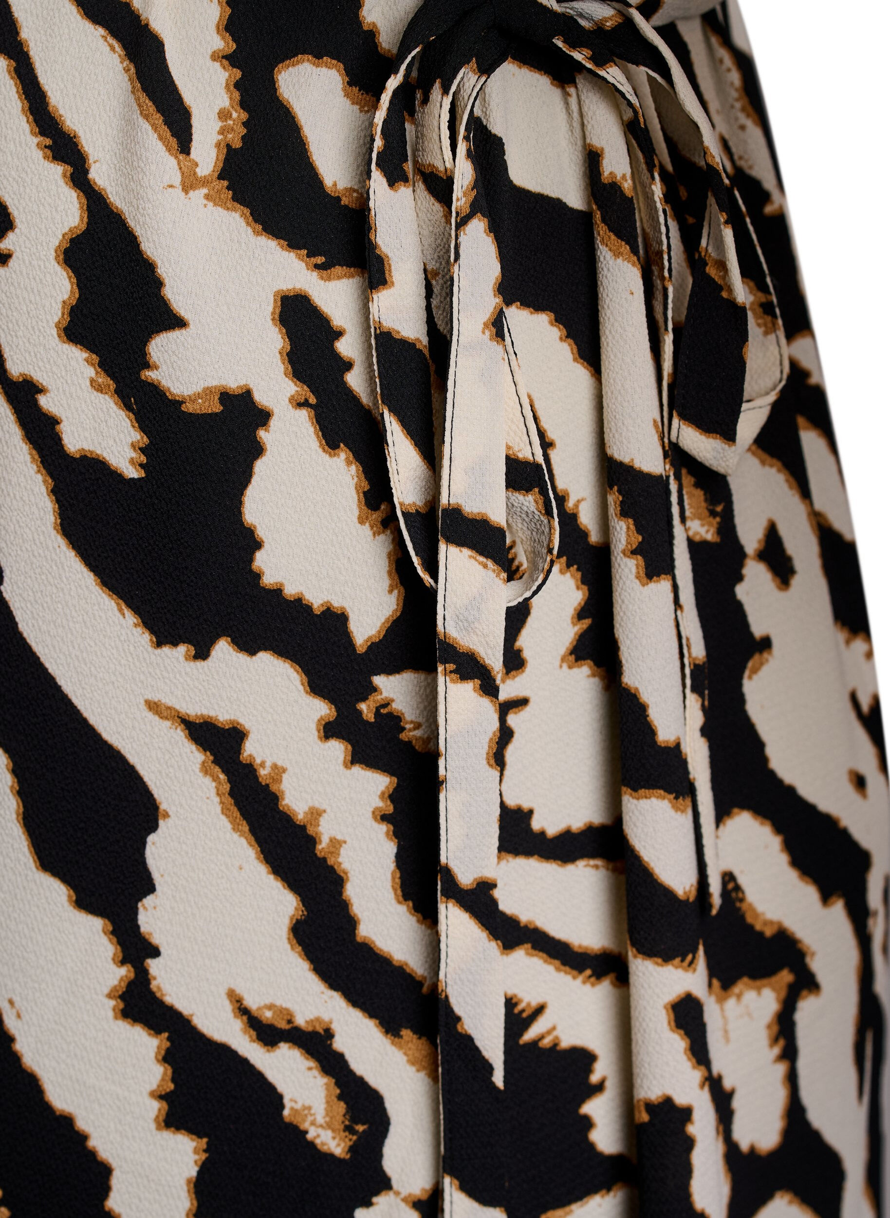 ZizziEinfarbiges Wickelkleid mit kurzen &Auml;rmeln, Schwarz, Packshot image number 3