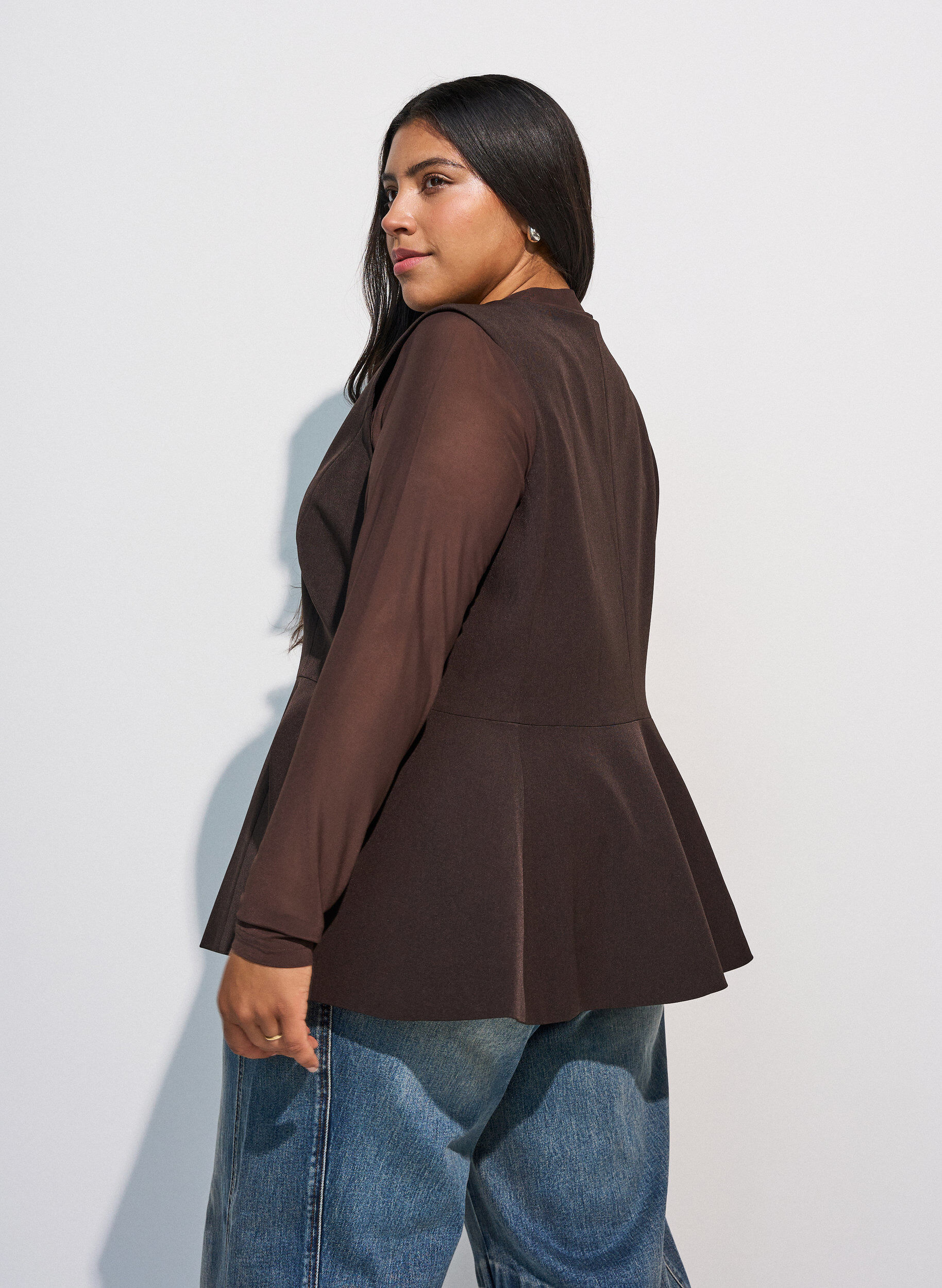 ZizziNadelstreifen-Weste mit Sch&ouml;&szlig;chen, Braun, Model image number 2