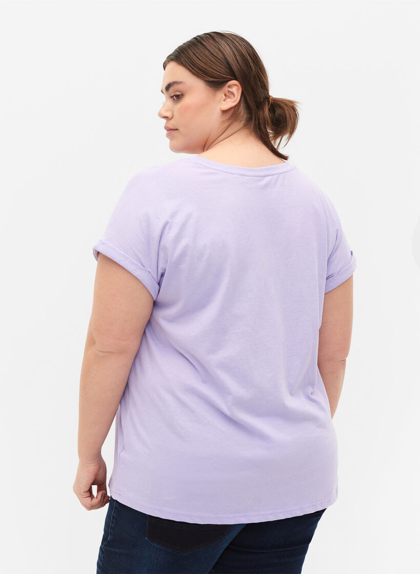 Kurz&auml;rmeliges T-Shirt aus einer Baumwollmischung, Lila, Model image number 2