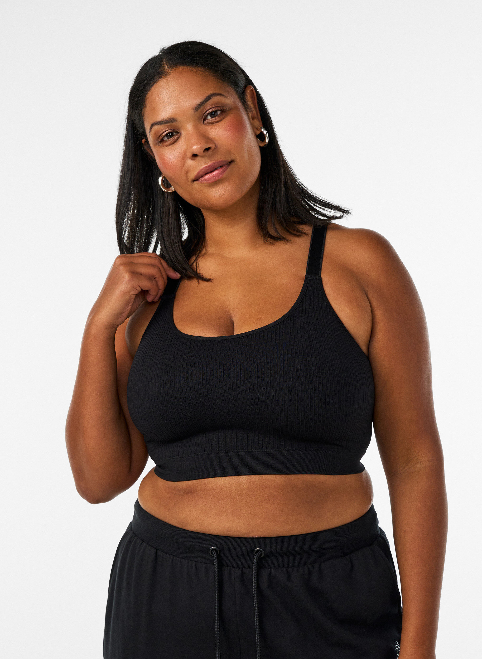 Nahtloser gerippter Sport-BH, Schwarz, Model