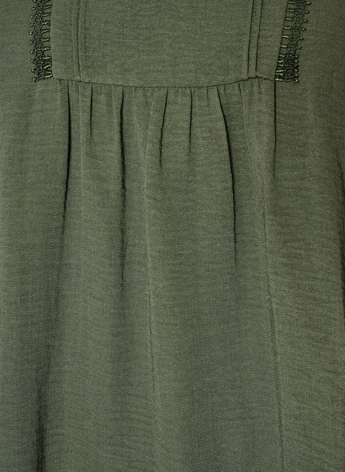 Bluse mit V-Ausschnitt und H&auml;kelband, Gr&uuml;n, Packshot image number 2