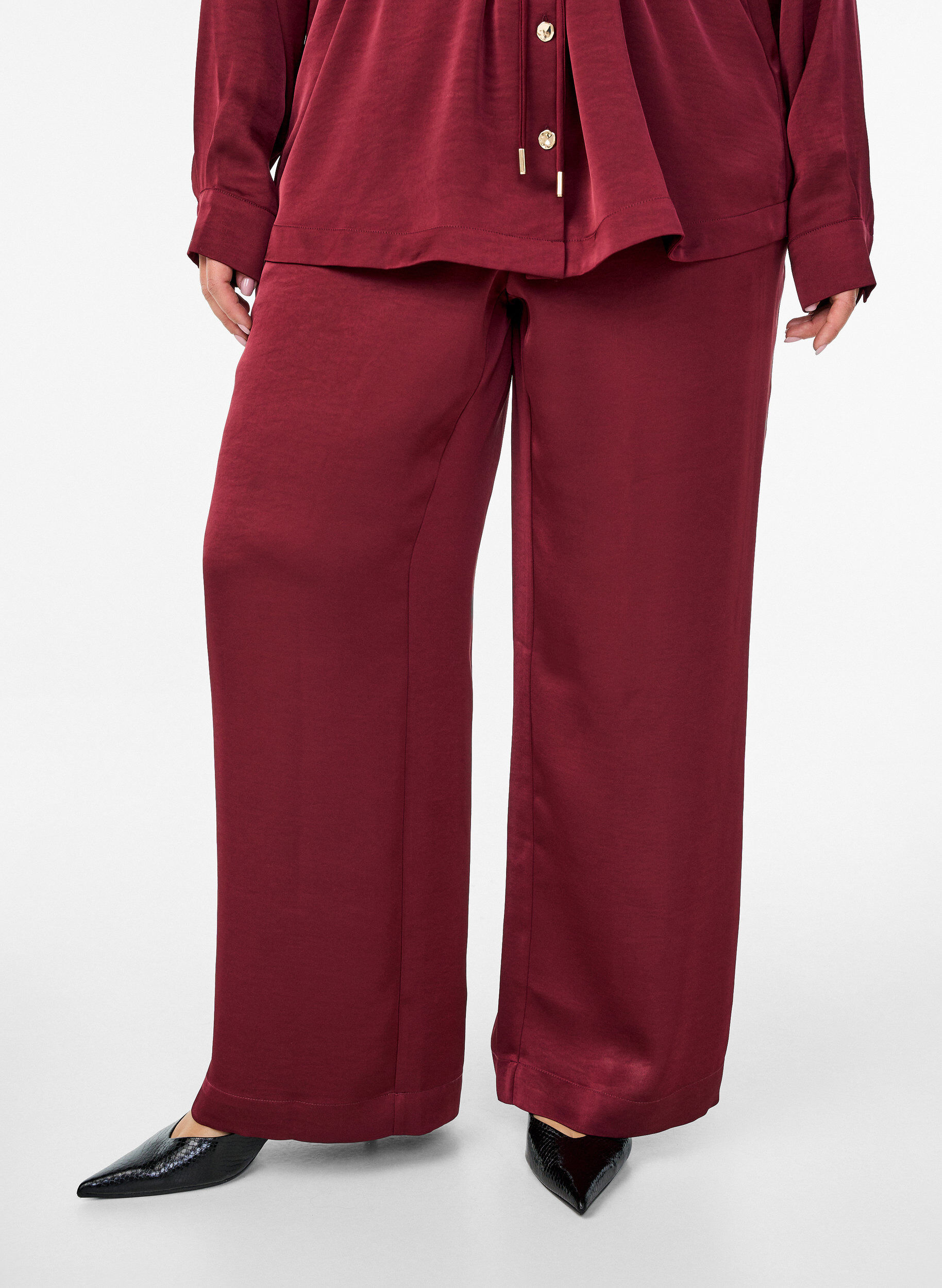 ZizziHose mit Satin-Look, hoher Taille und weitem Bein, Dunkles Bordeaux, Model image number 2