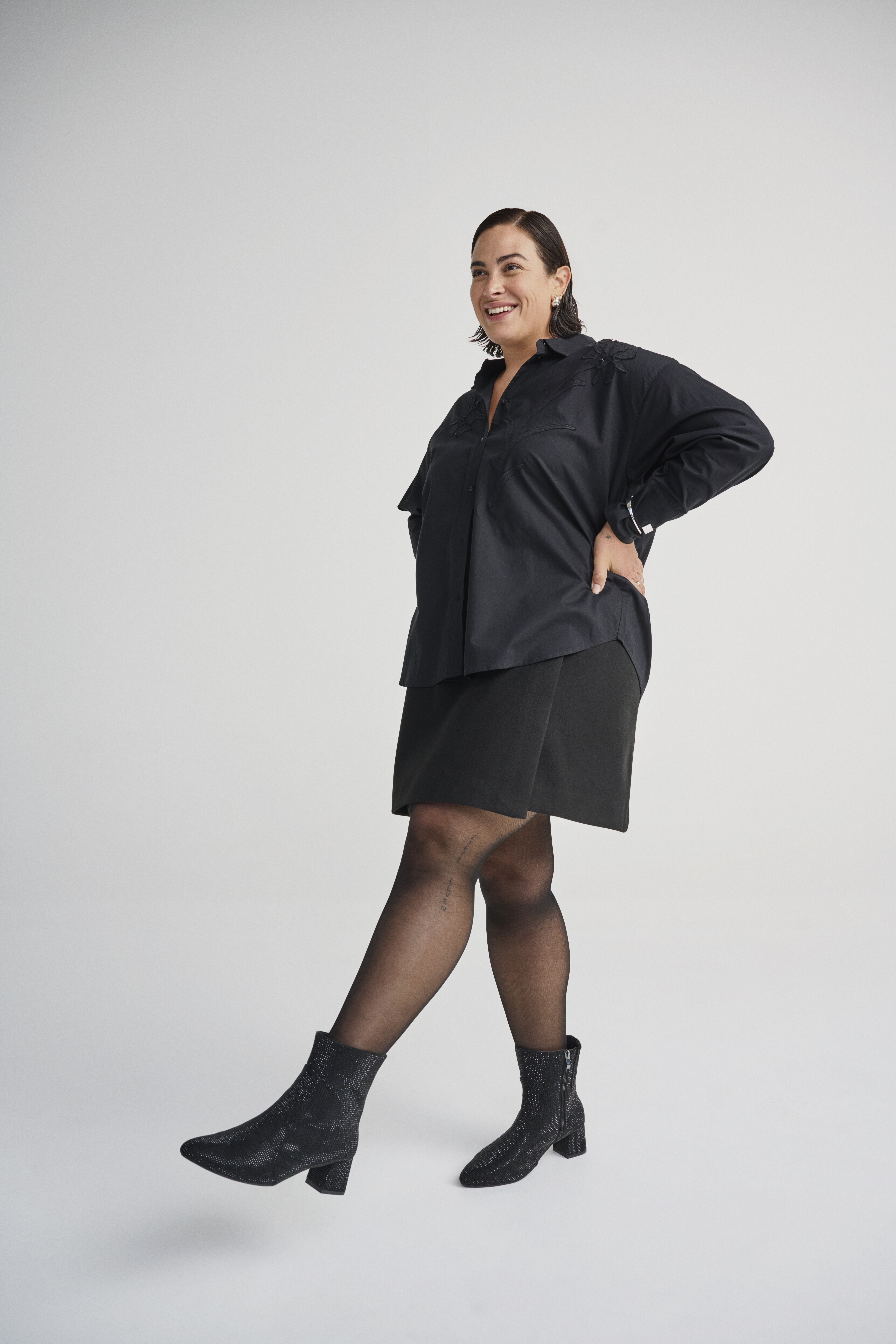 ZizziStiefel mit Strasssteinen, , Model