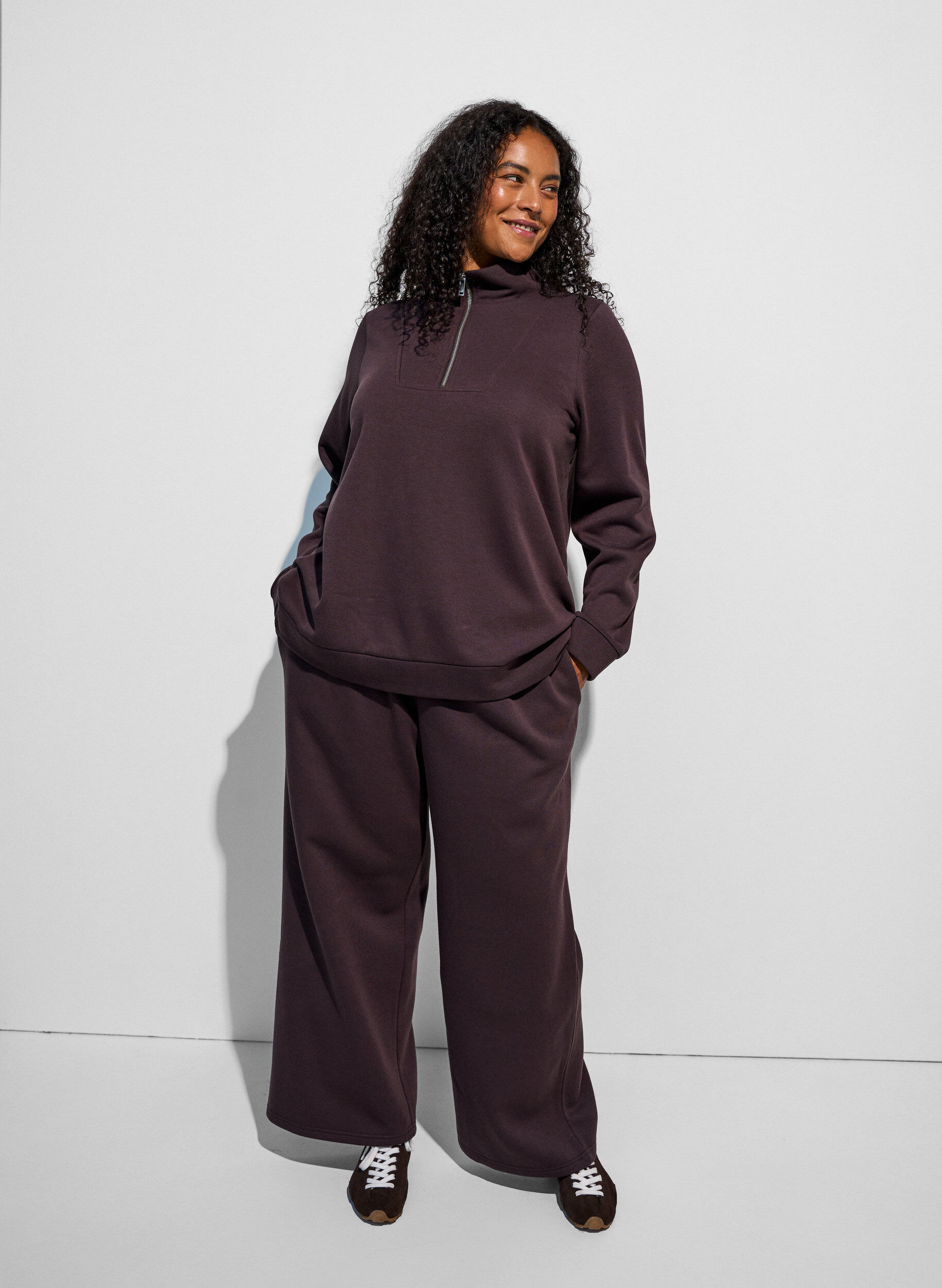 ZizziHoch taillierte Sweatpants mit weitem Bein, Braun, Model image number 0