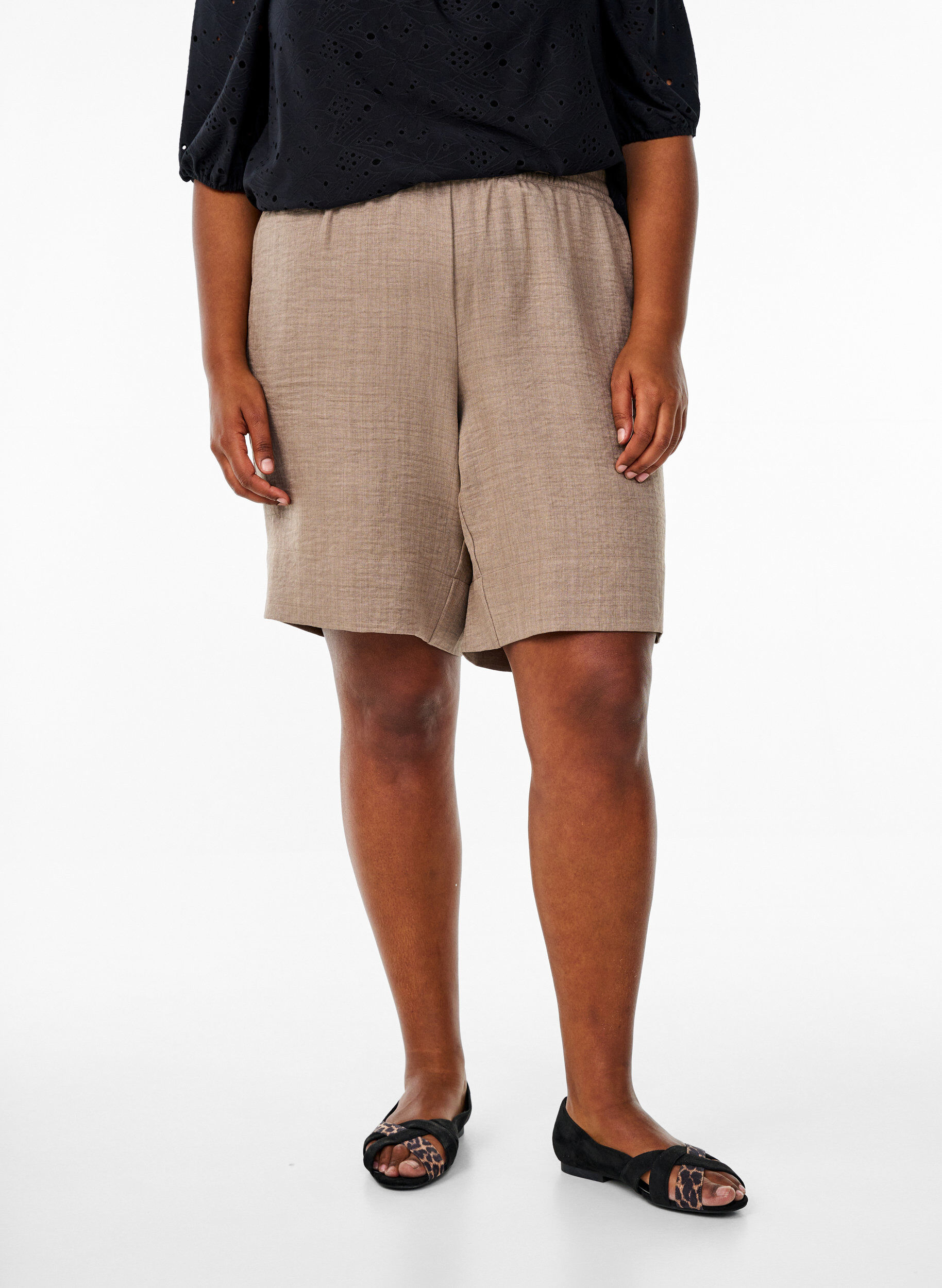 ZizziShorts mit Taschen und hoher Taille, Braun, Model image number 3
