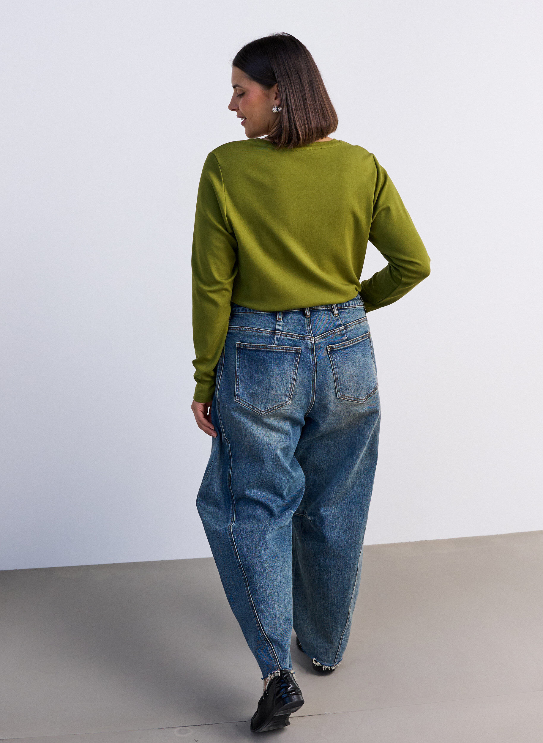 ZizziLangarm-Basic-T-Shirt mit Rundhalsausschnitt, Gr&uuml;n, Model image number 2