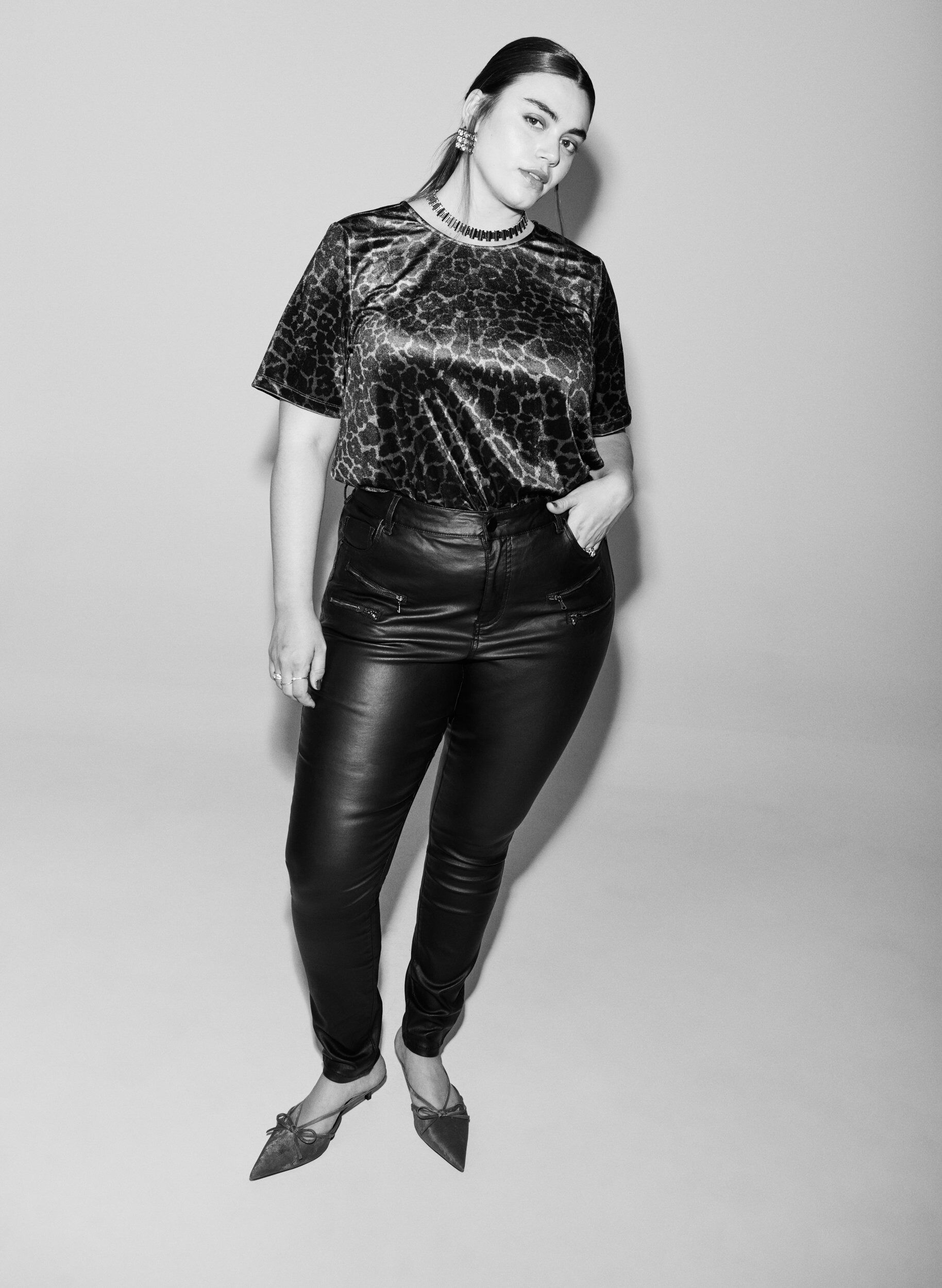 ZizziBeschichtete Amy Jeans mit Rei&szlig;verschluss Detail, Schwarz, Image image number 0